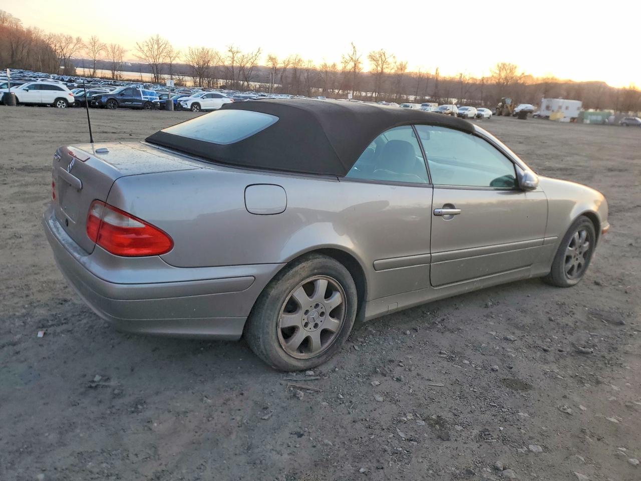 2003 MERCEDES-BENZ CLK-CLASS