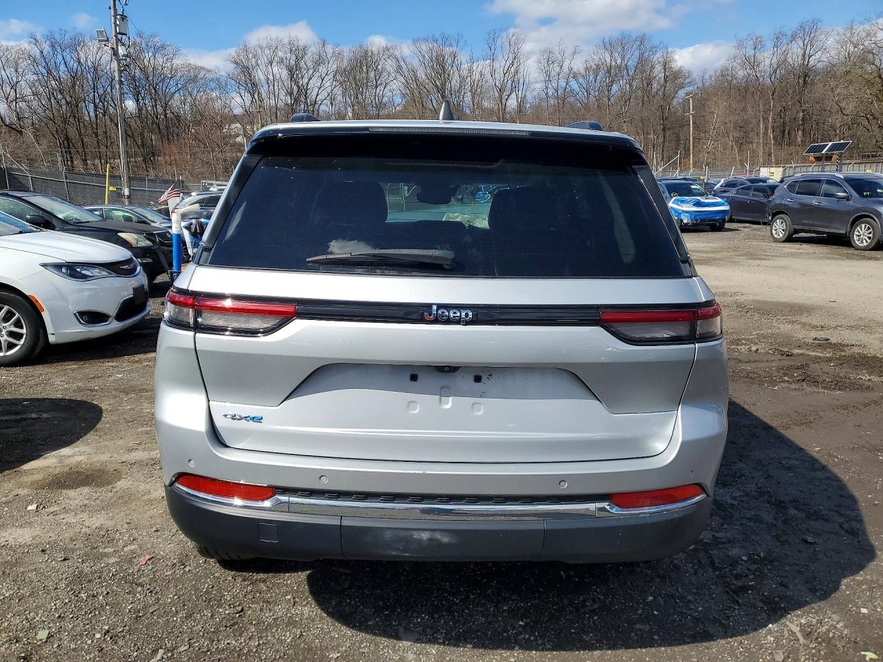 2023 JEEP CHEROKEE