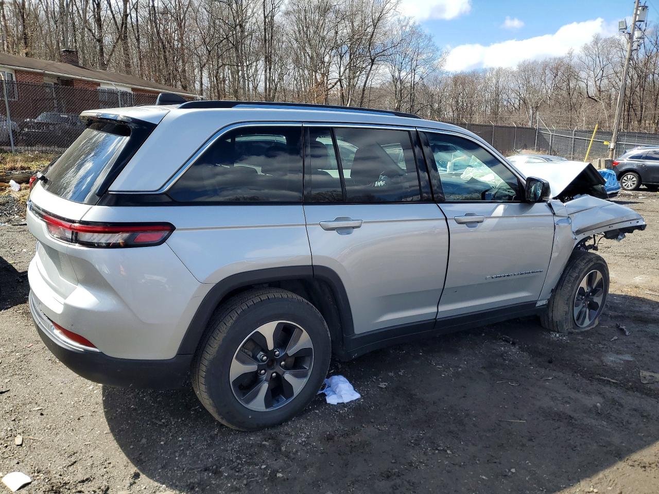 2023 JEEP CHEROKEE