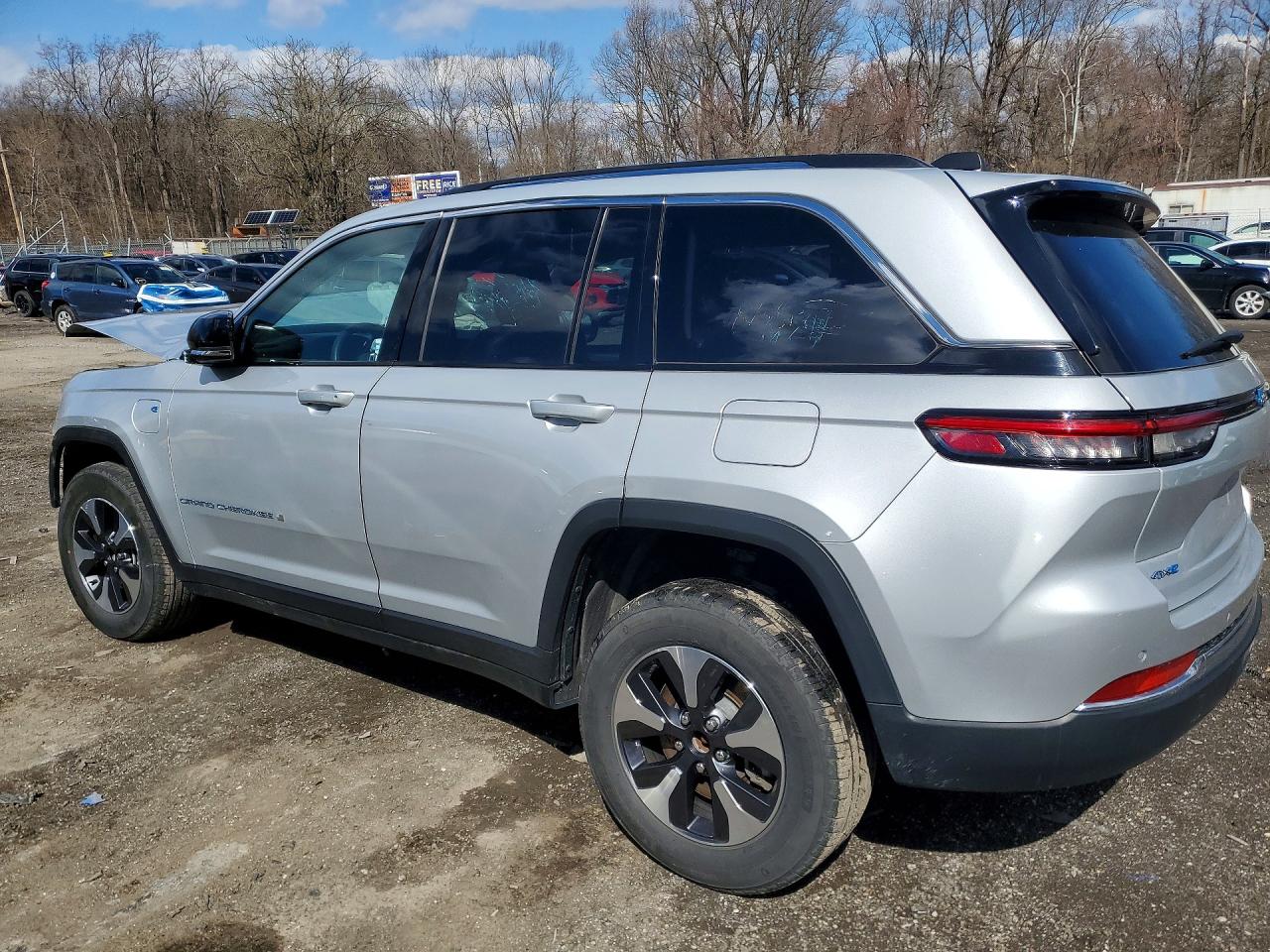 2023 JEEP CHEROKEE