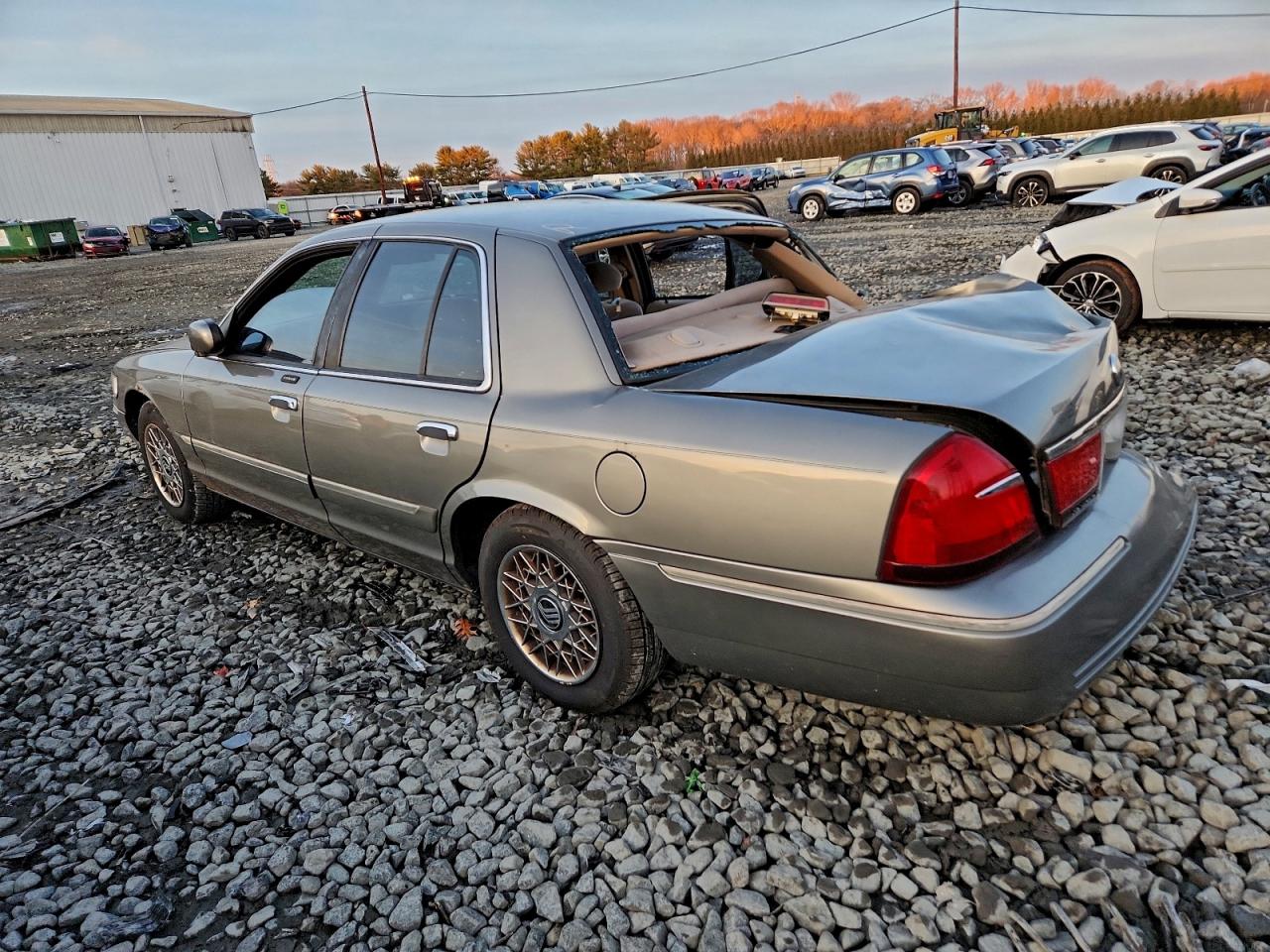 2002 MERCURY GRMARQUIS