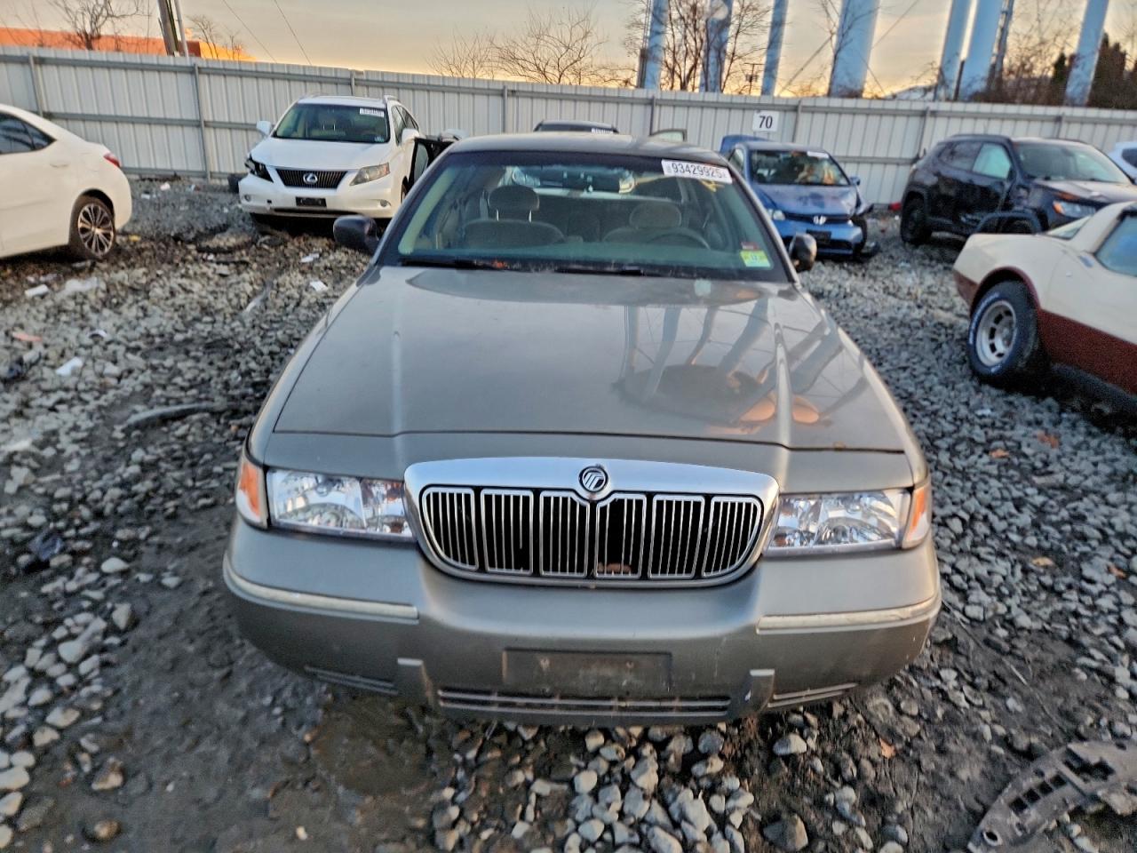2002 MERCURY GRMARQUIS