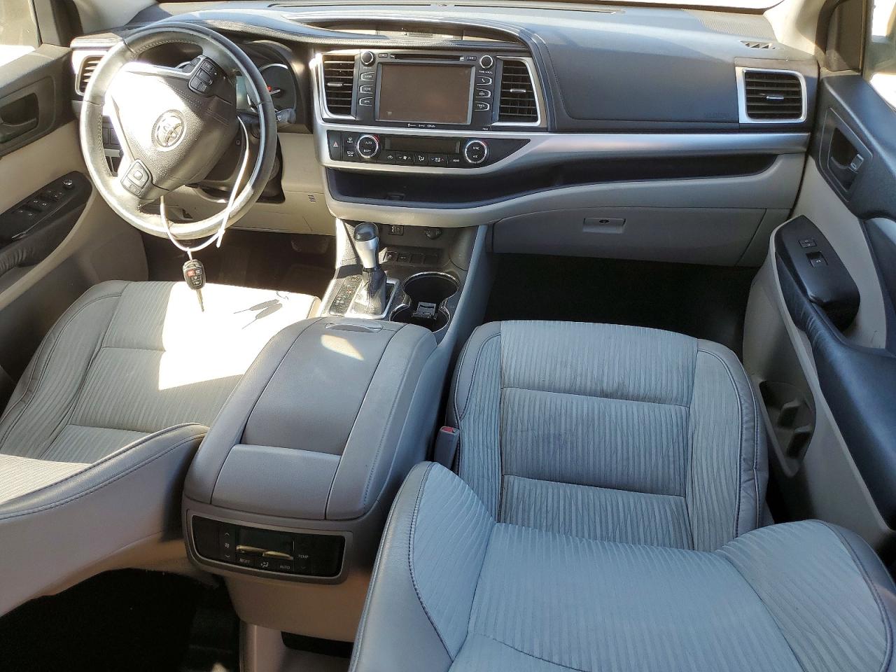 2016 TOYOTA HIGHLANDER