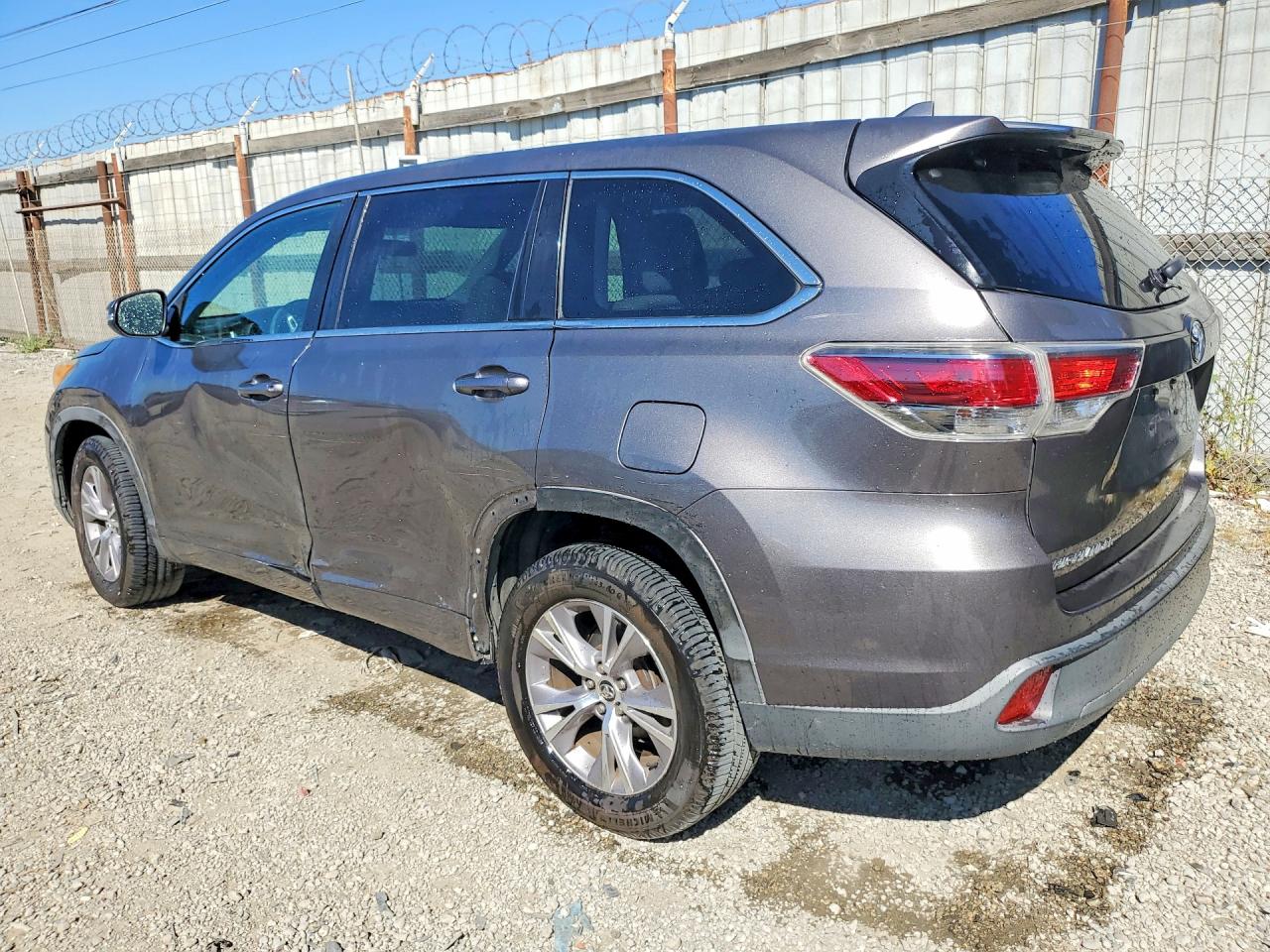 2016 TOYOTA HIGHLANDER