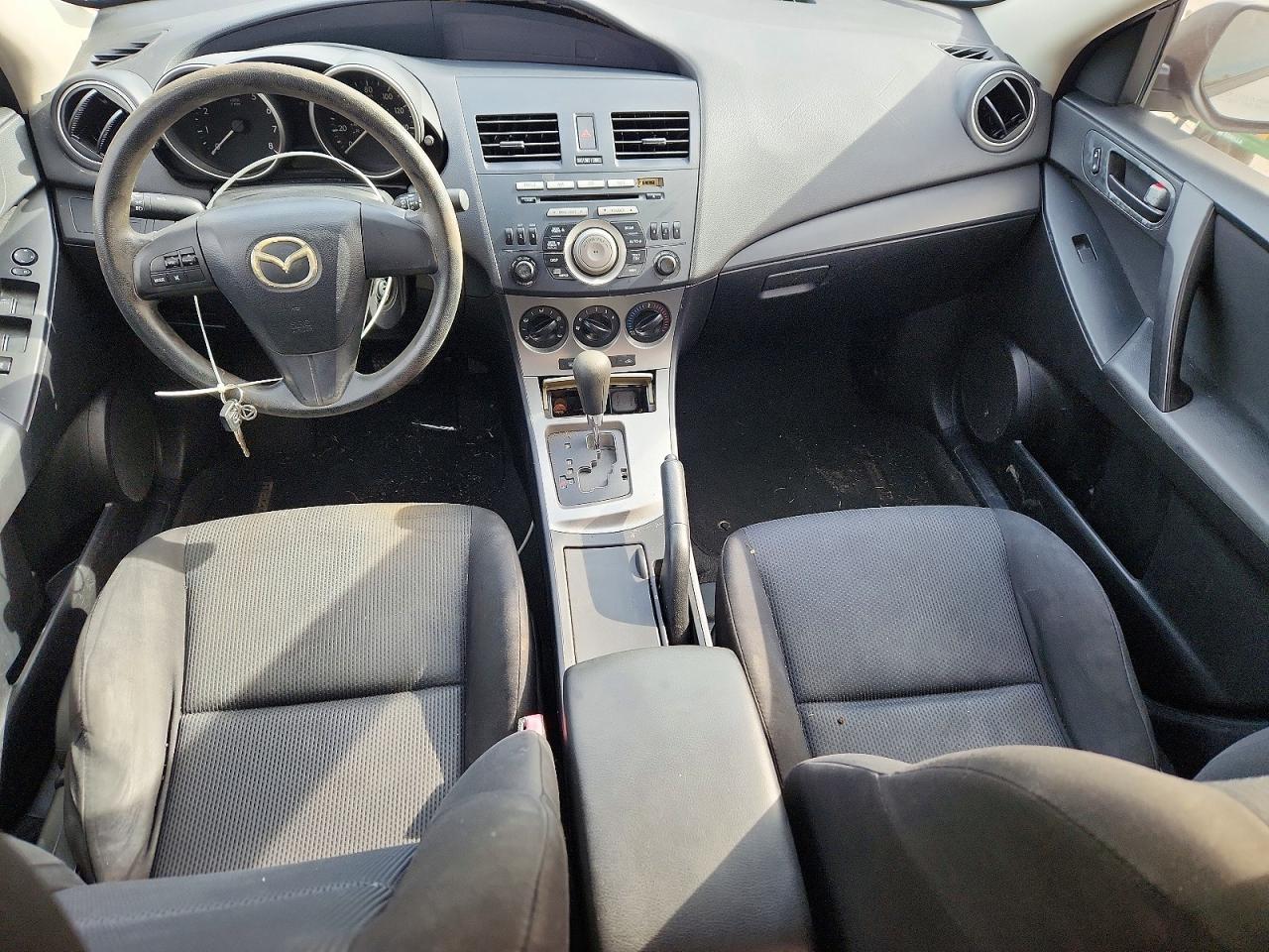 2011 MAZDA 3