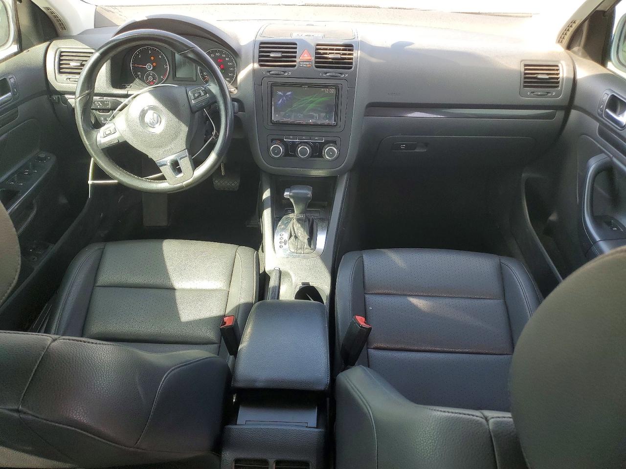 2010 VOLKSWAGEN JETTA