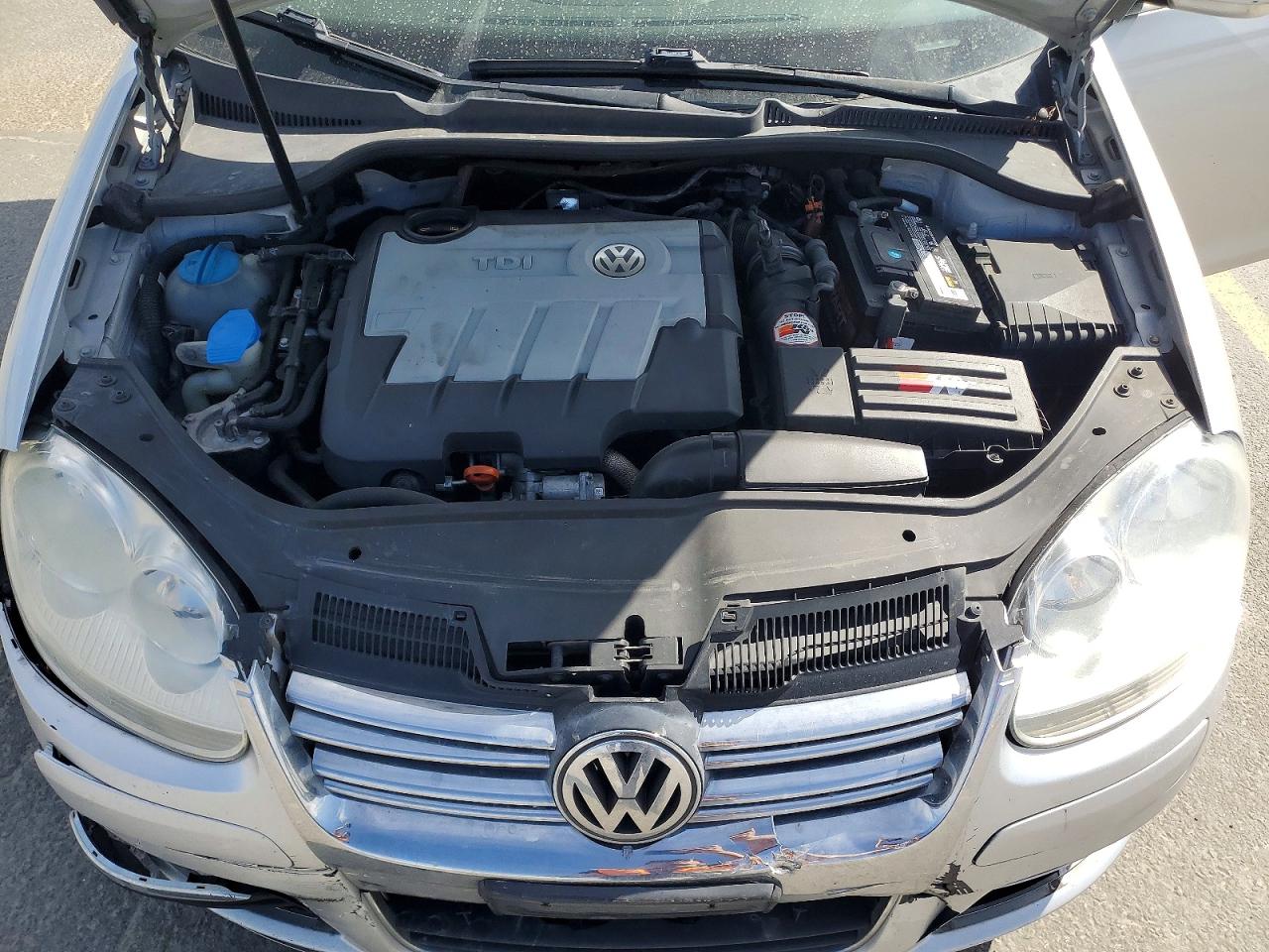2010 VOLKSWAGEN JETTA