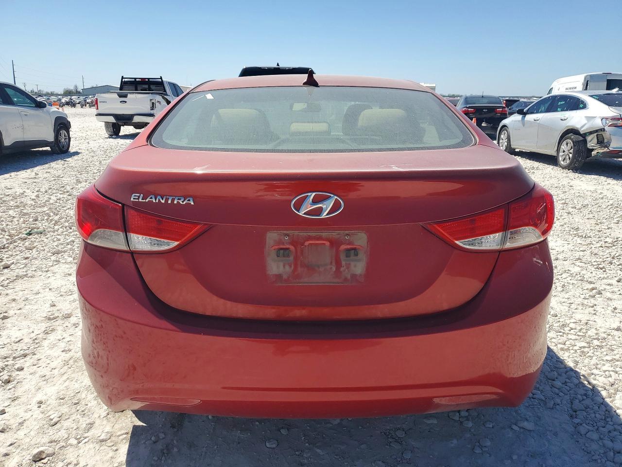 2013 HYUNDAI ELANTRA