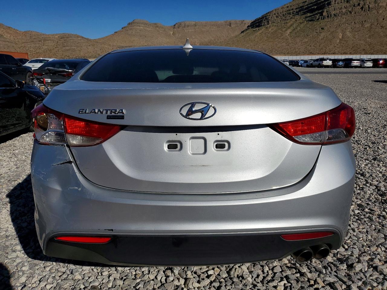 2013 HYUNDAI ELANTRA
