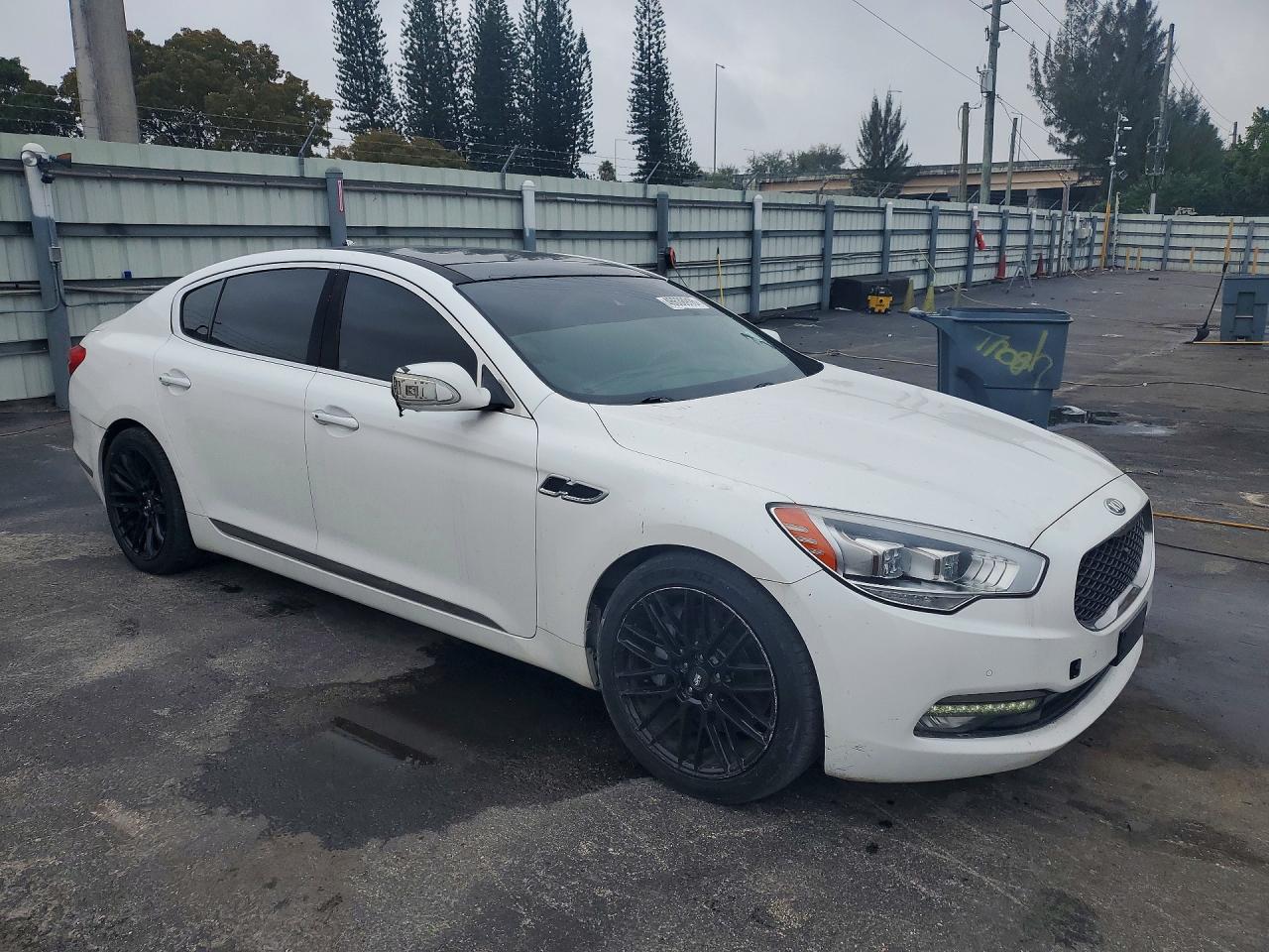 2015 KIA K900