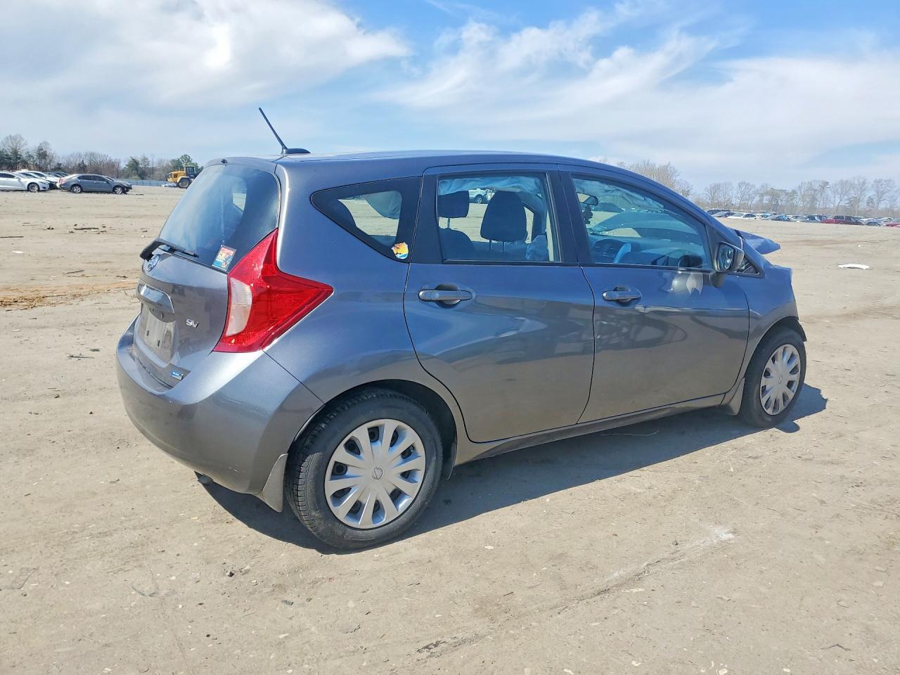 2016 NISSAN VERSA