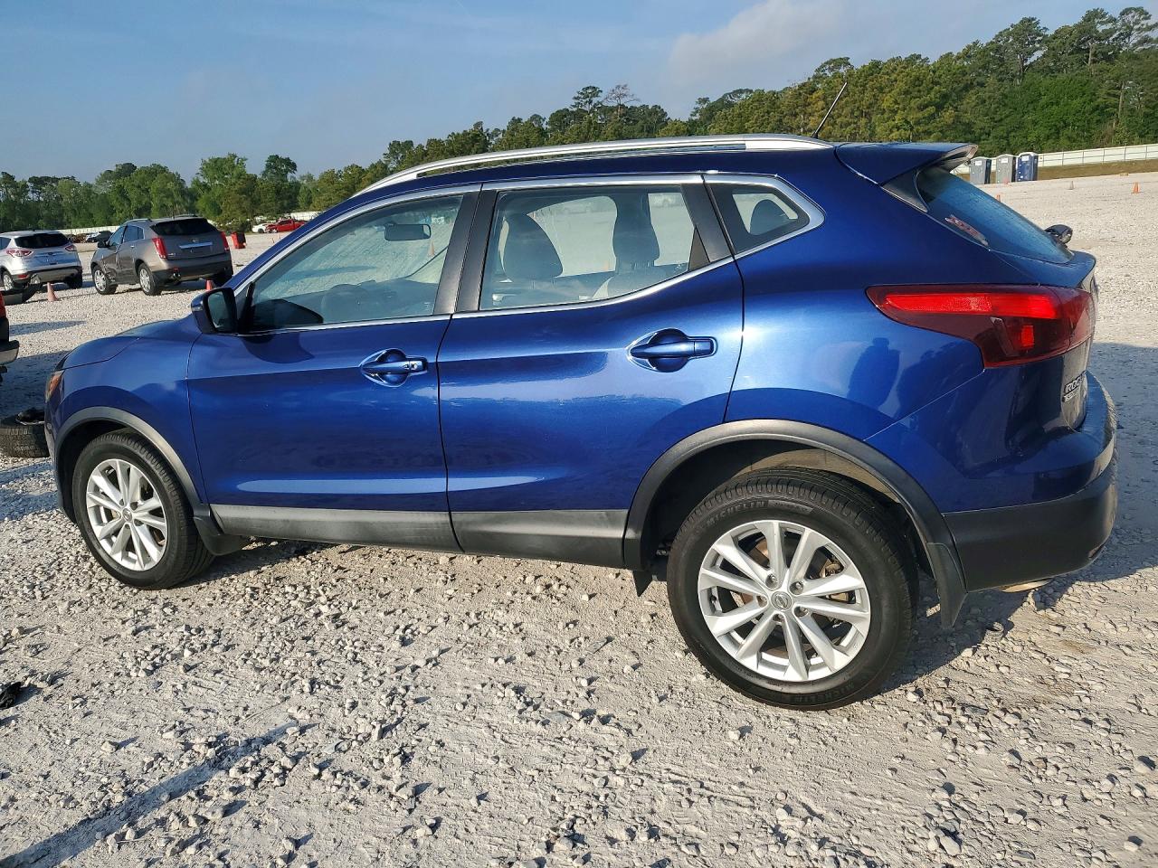 2017 NISSAN ROGUE