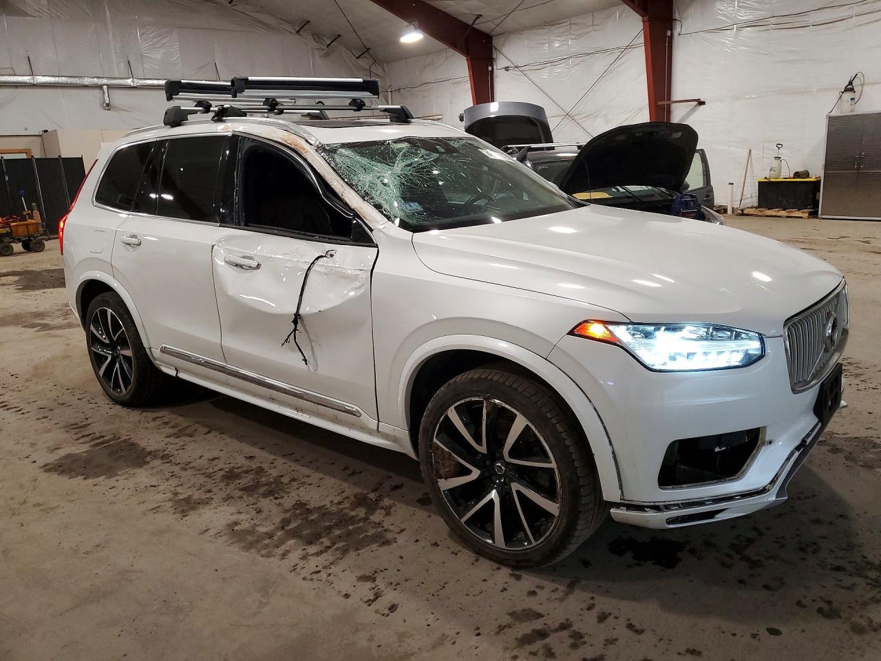 2019 VOLVO XC90