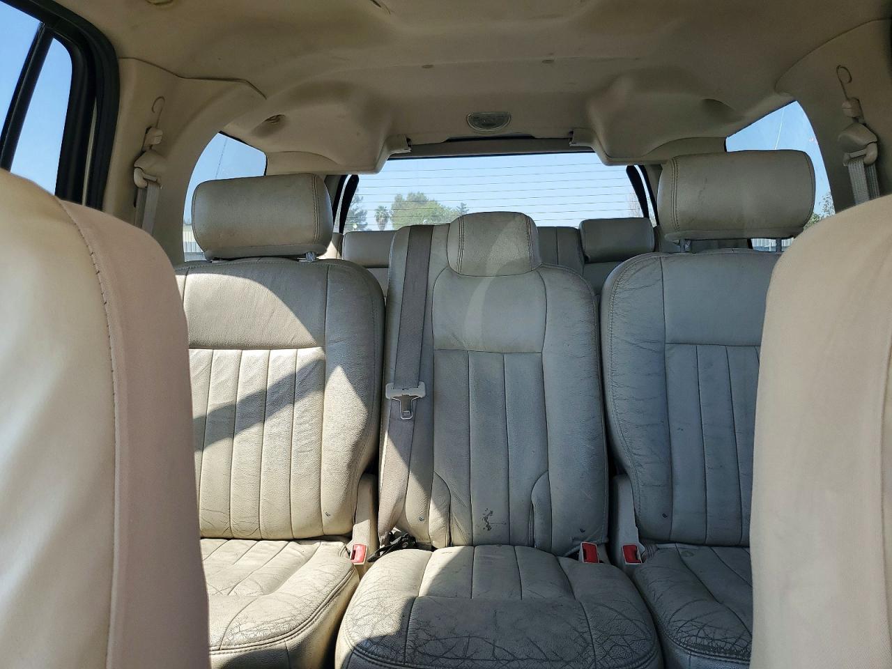 2004 LINCOLN TOWNHOUSE NAVIGATOR