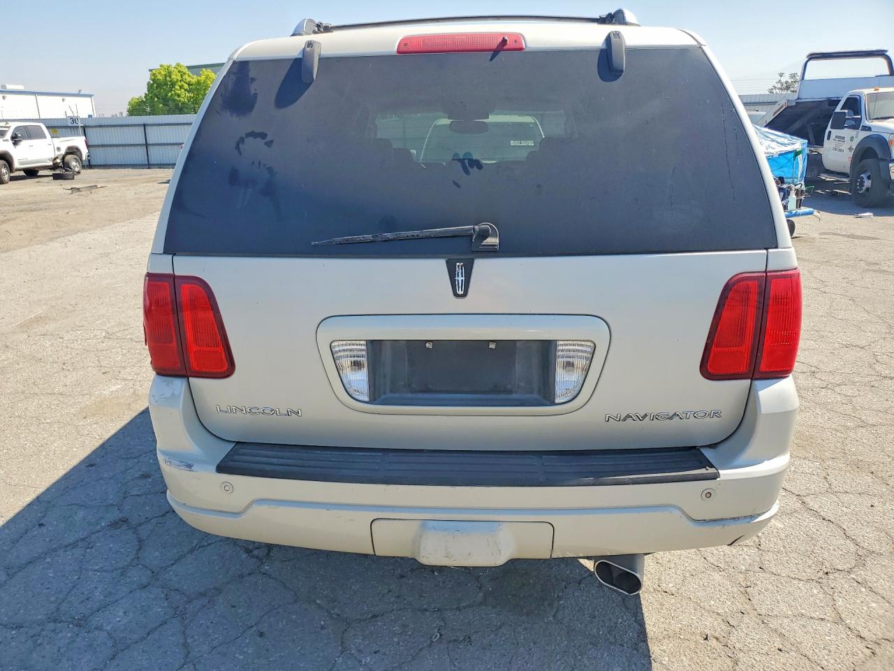 2004 LINCOLN TOWNHOUSE NAVIGATOR