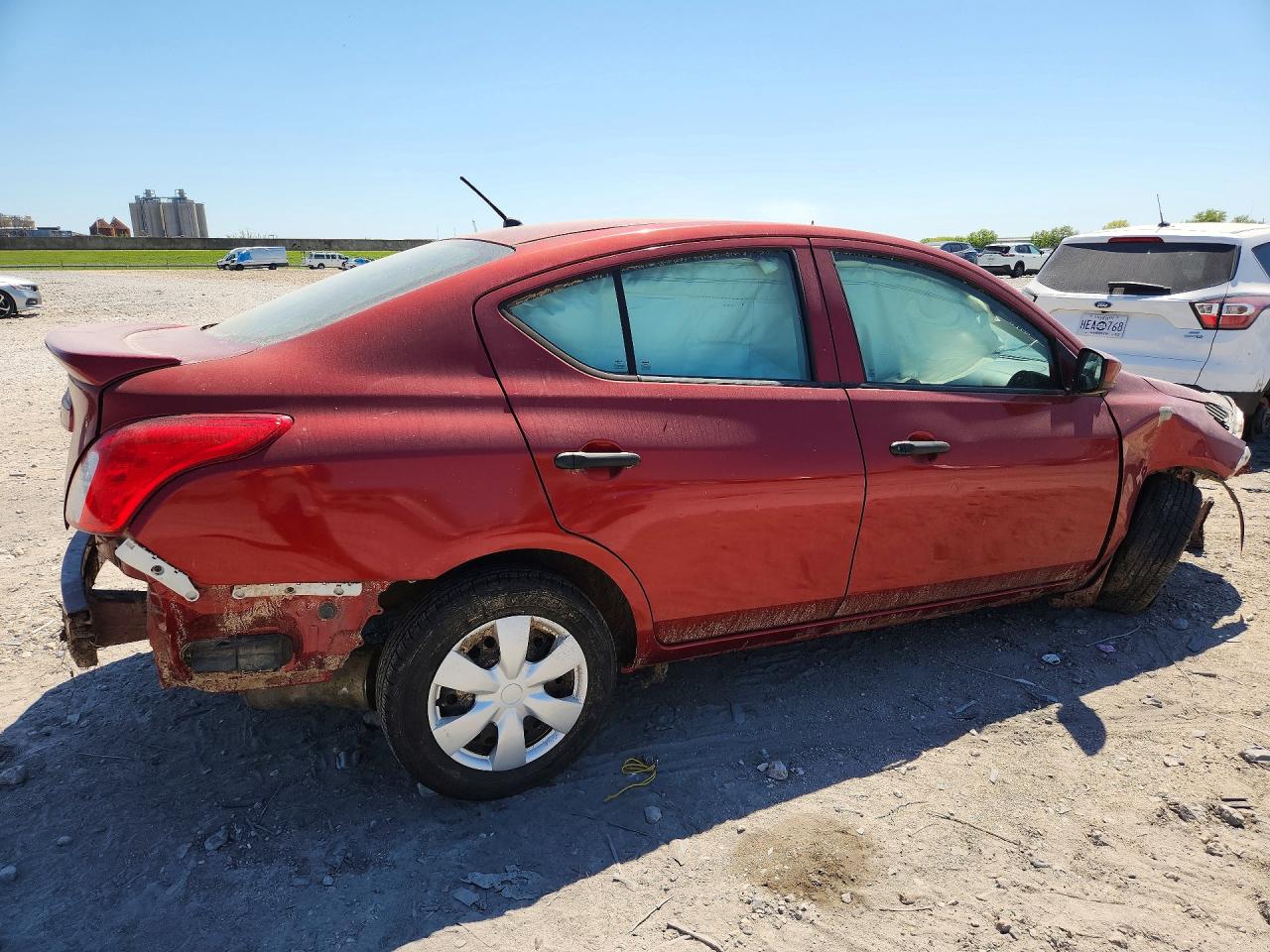 2017 NISSAN VERSA