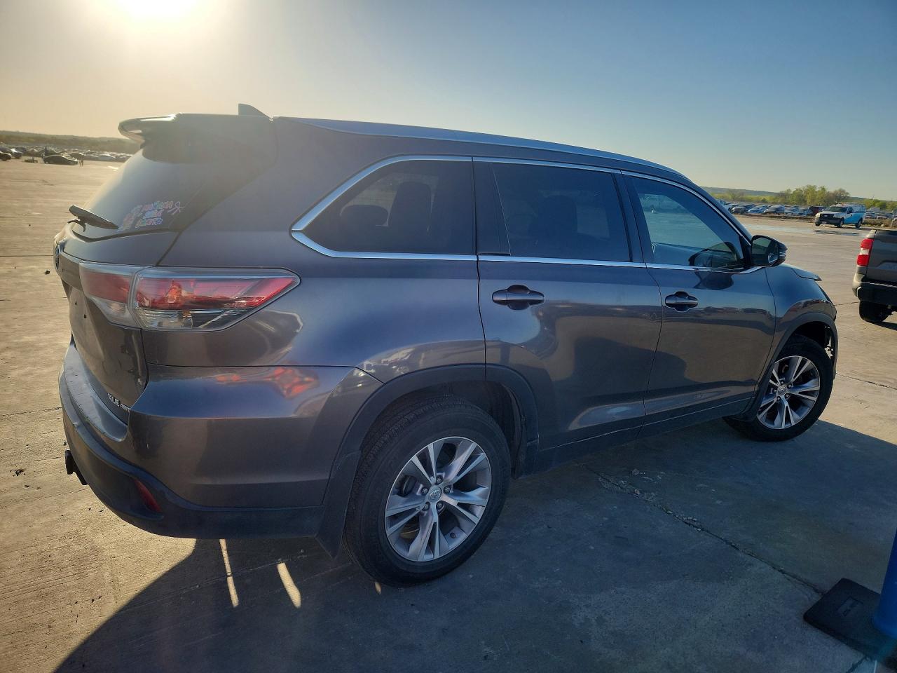 2015 TOYOTA HIGHLANDER