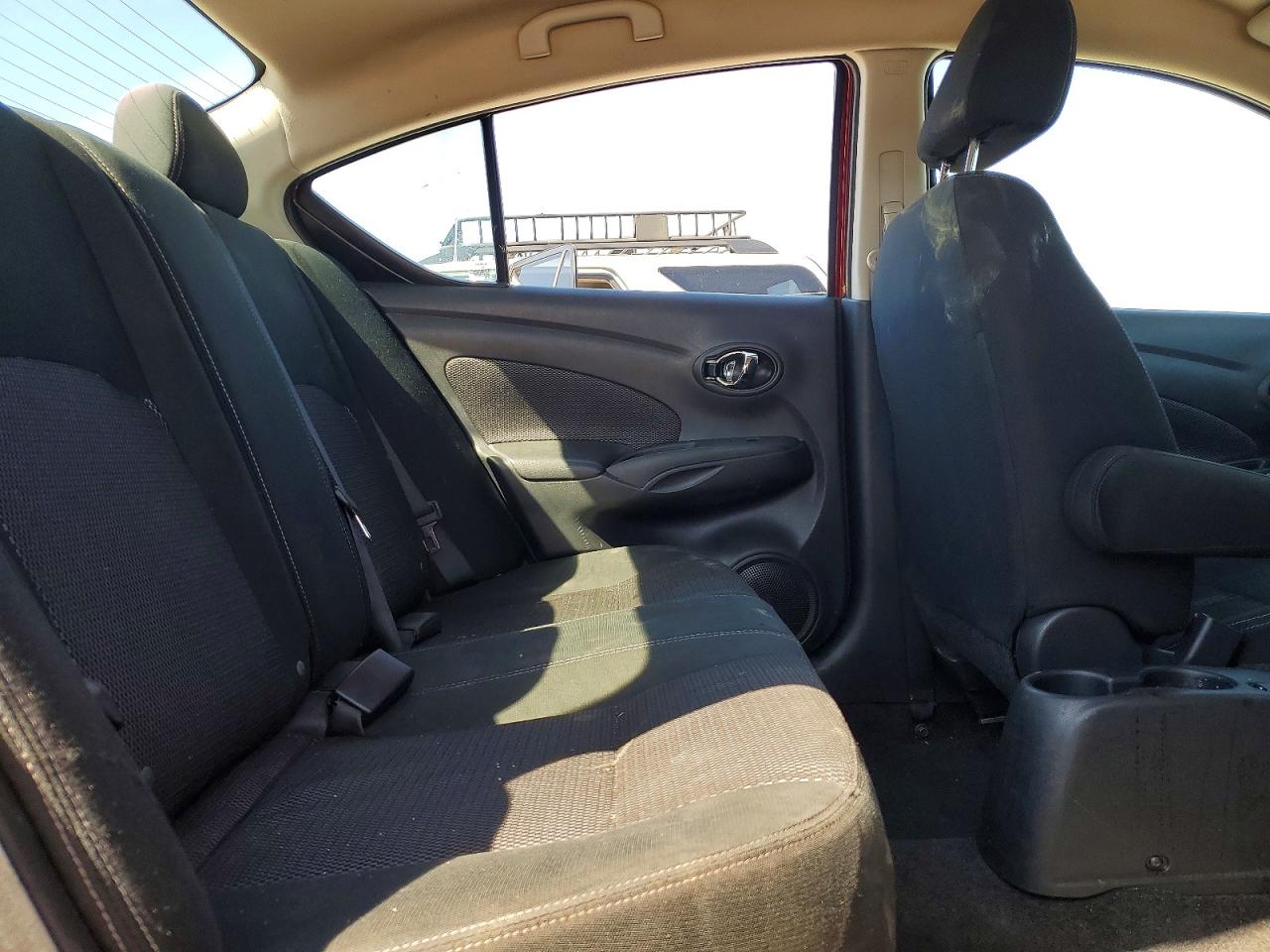 2017 NISSAN VERSA