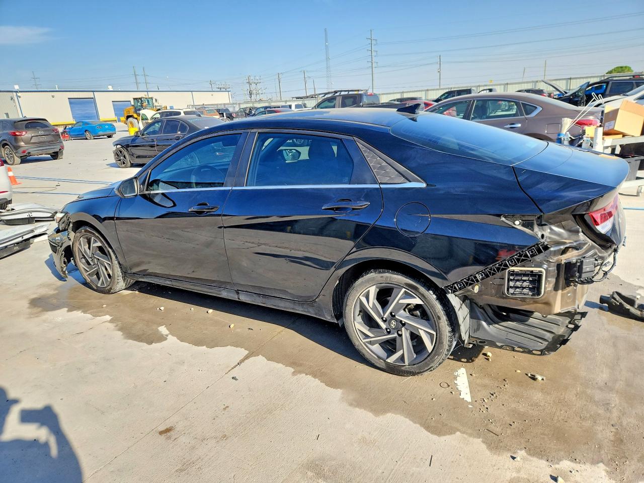 2024 HYUNDAI ELANTRA