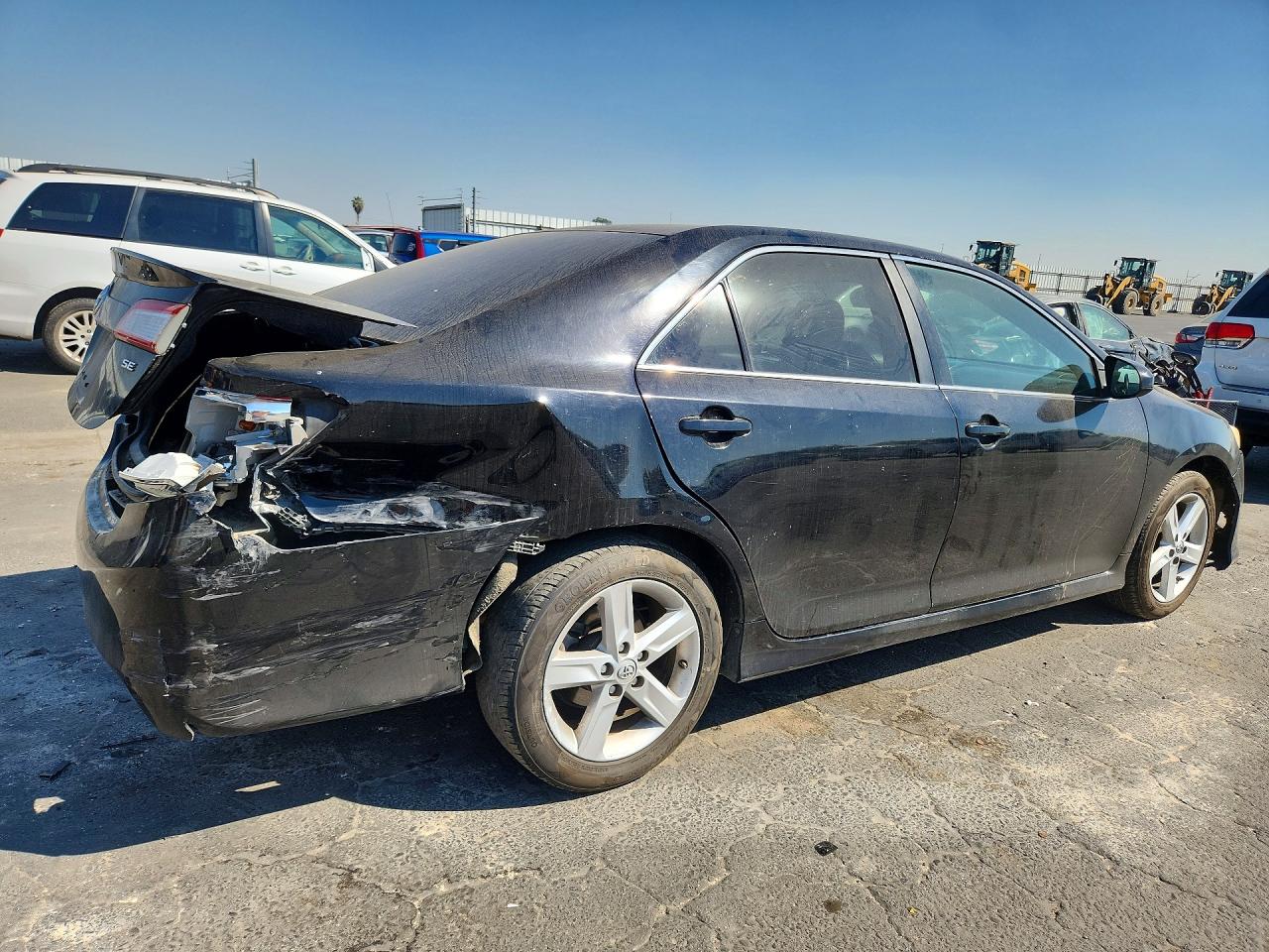 2014 TOYOTA CAMRY