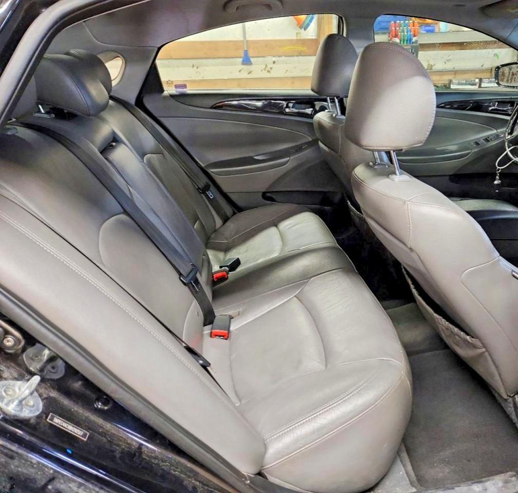 2011 HYUNDAI SONATA