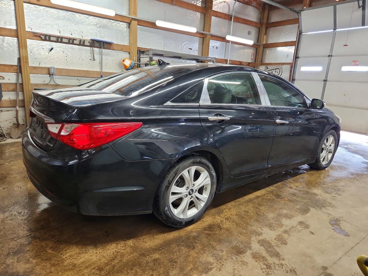 2011 HYUNDAI SONATA