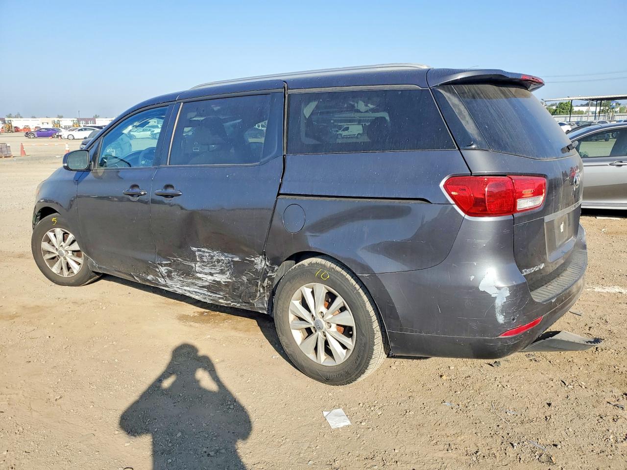 2016 KIA SEDONA