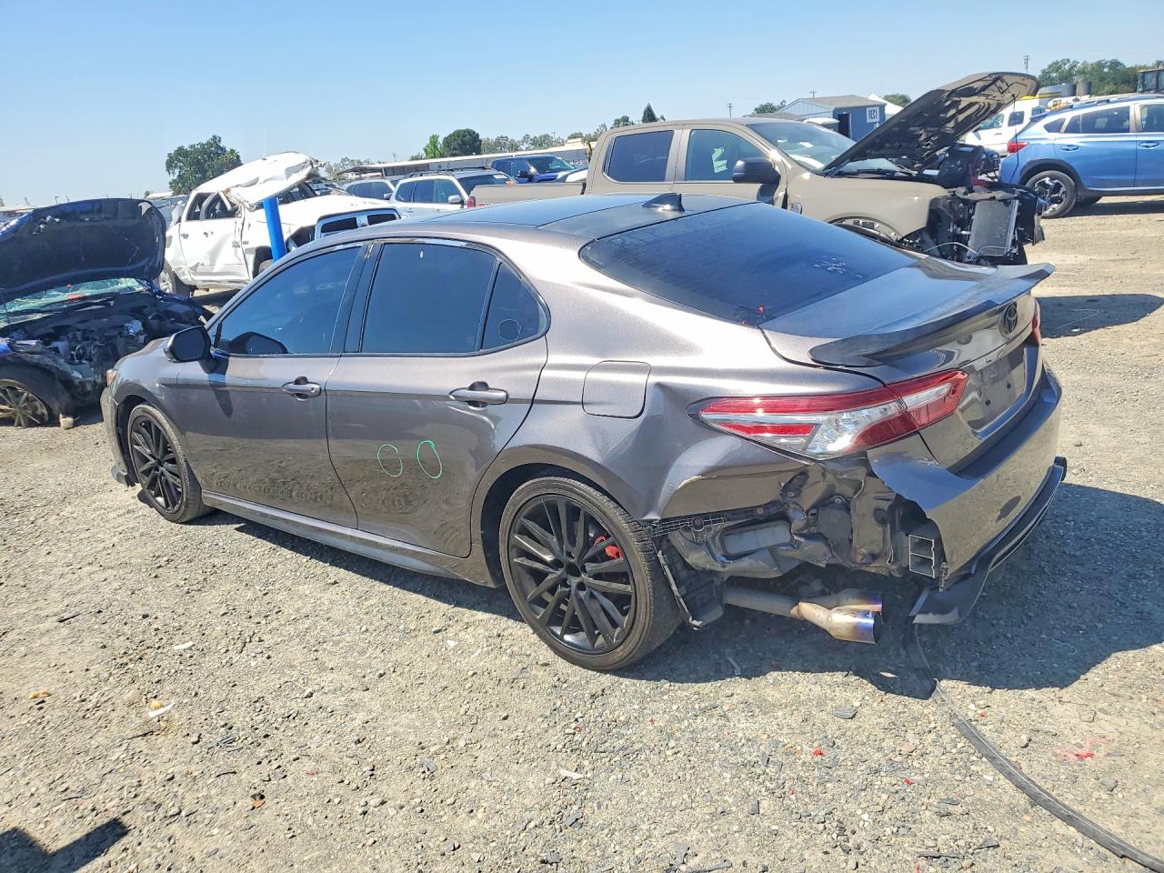2018 TOYOTA CAMRY