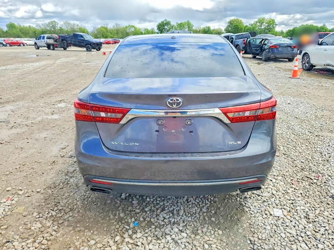 2016 TOYOTA AVALON