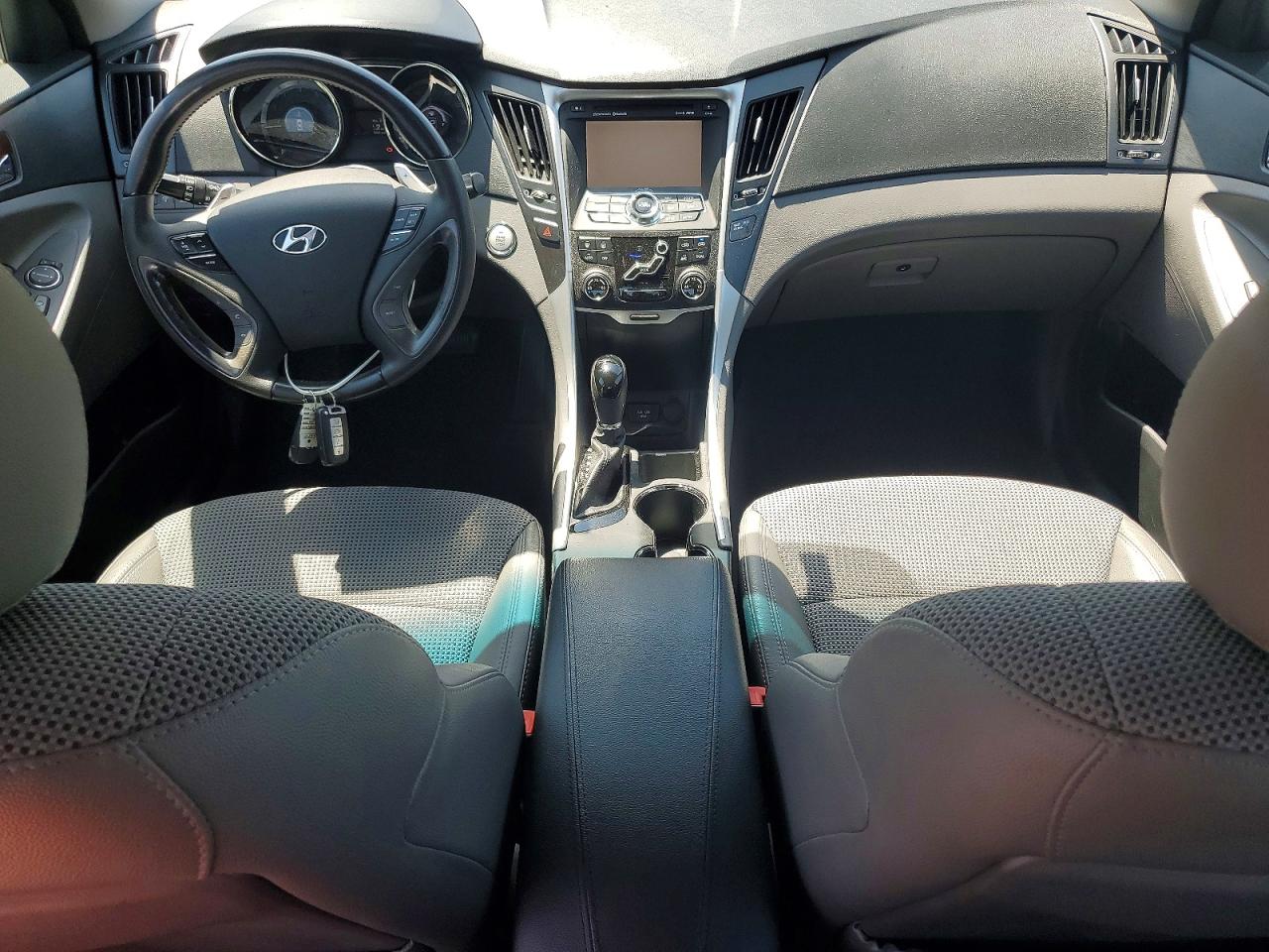2011 HYUNDAI SONATA