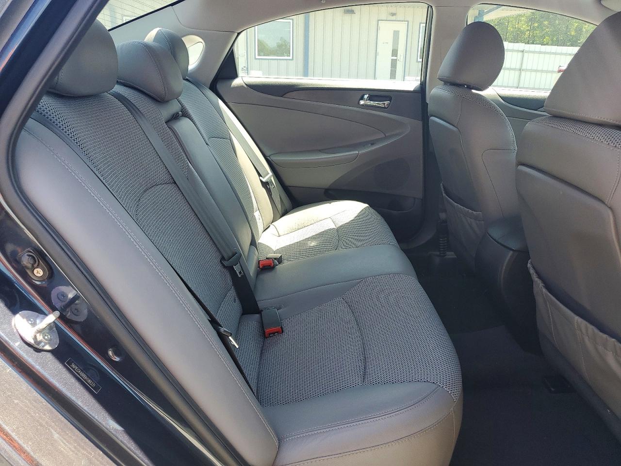 2011 HYUNDAI SONATA