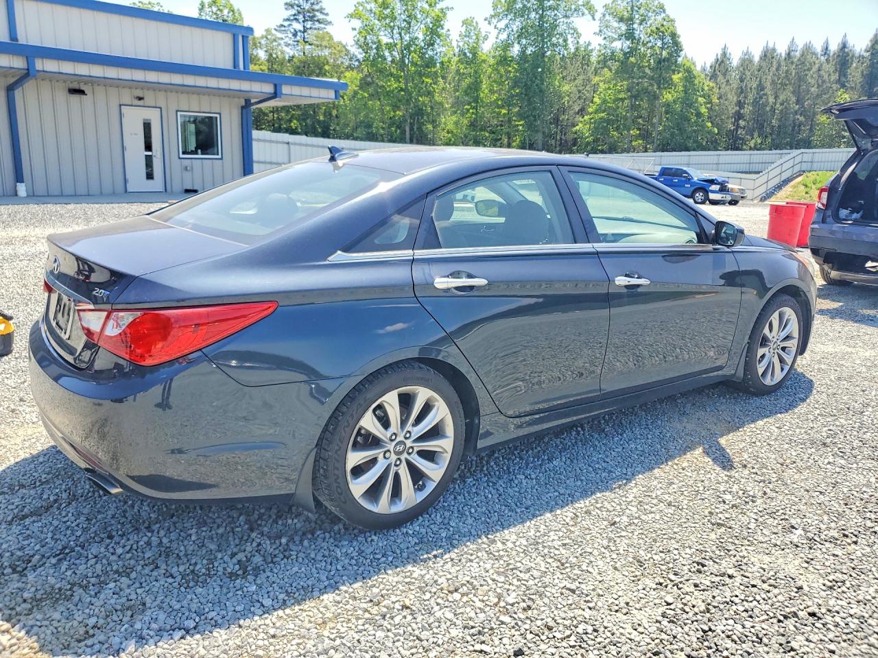 2011 HYUNDAI SONATA