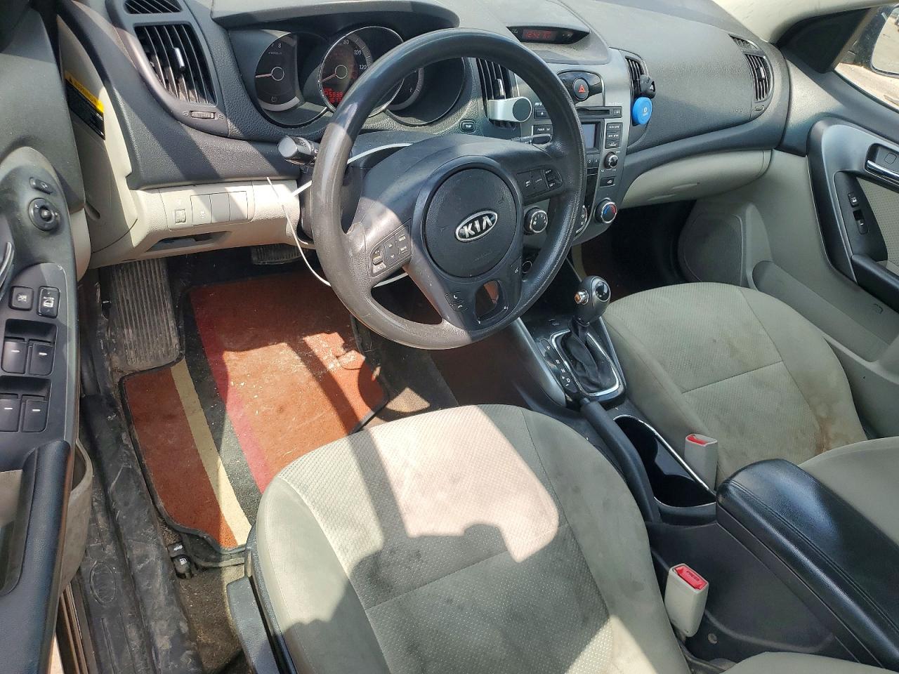 2013 KIA FORTE