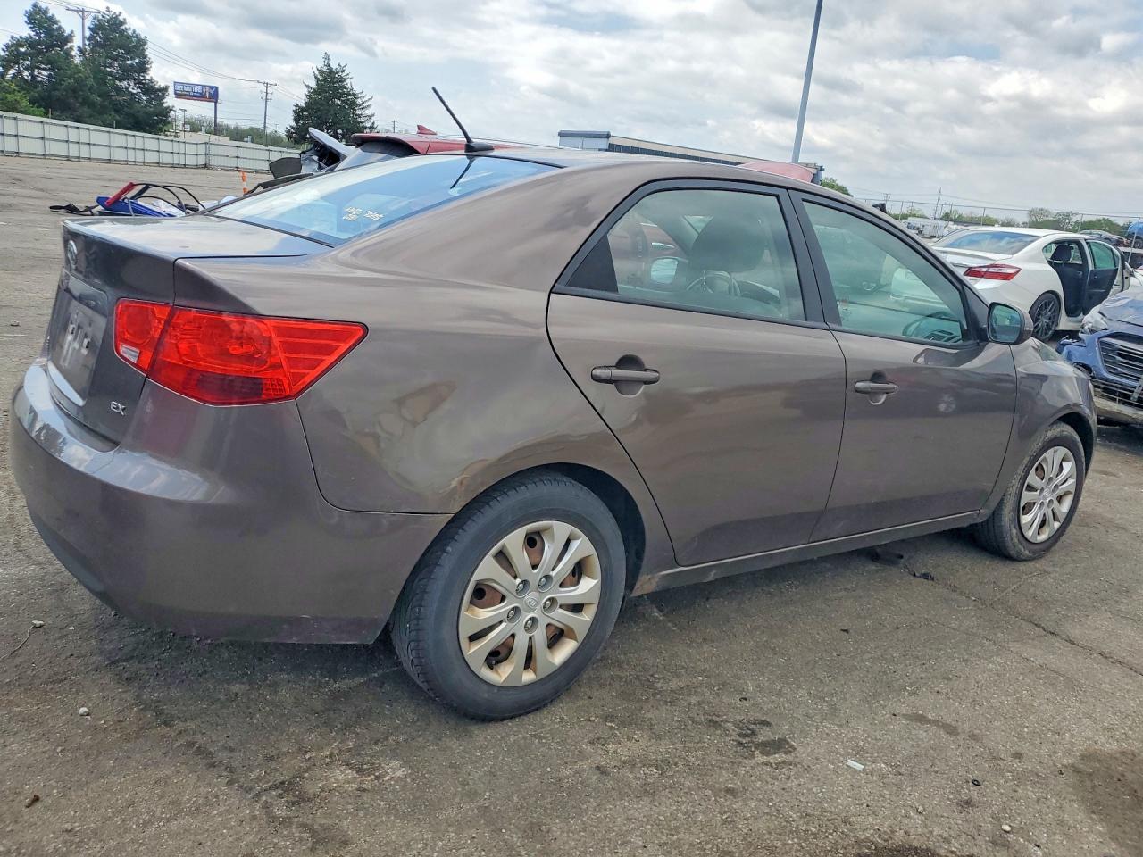 2013 KIA FORTE