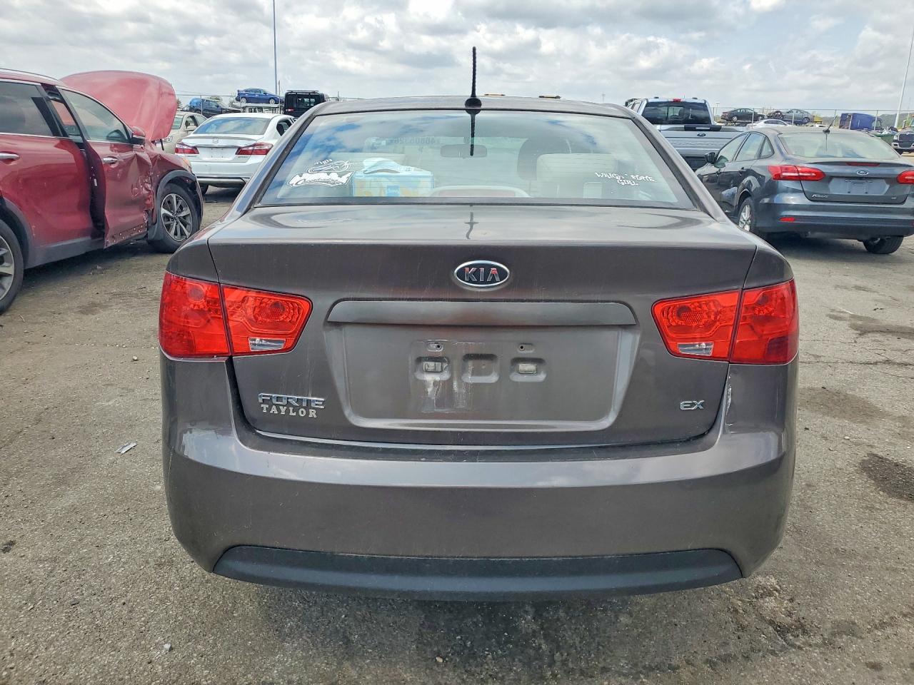 2013 KIA FORTE