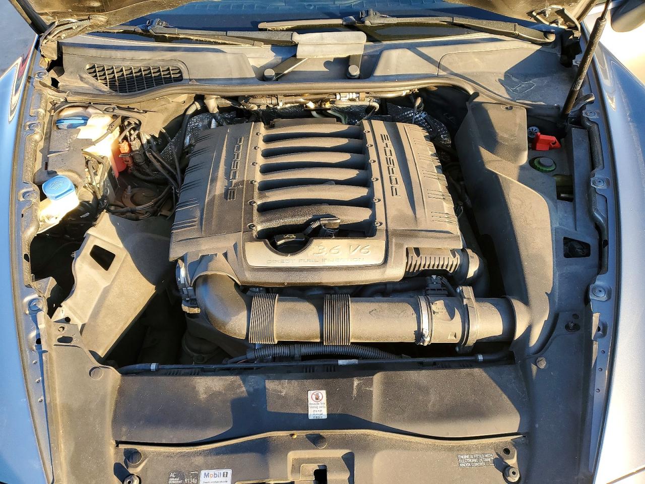 2014 PORSCHE CAYENNE