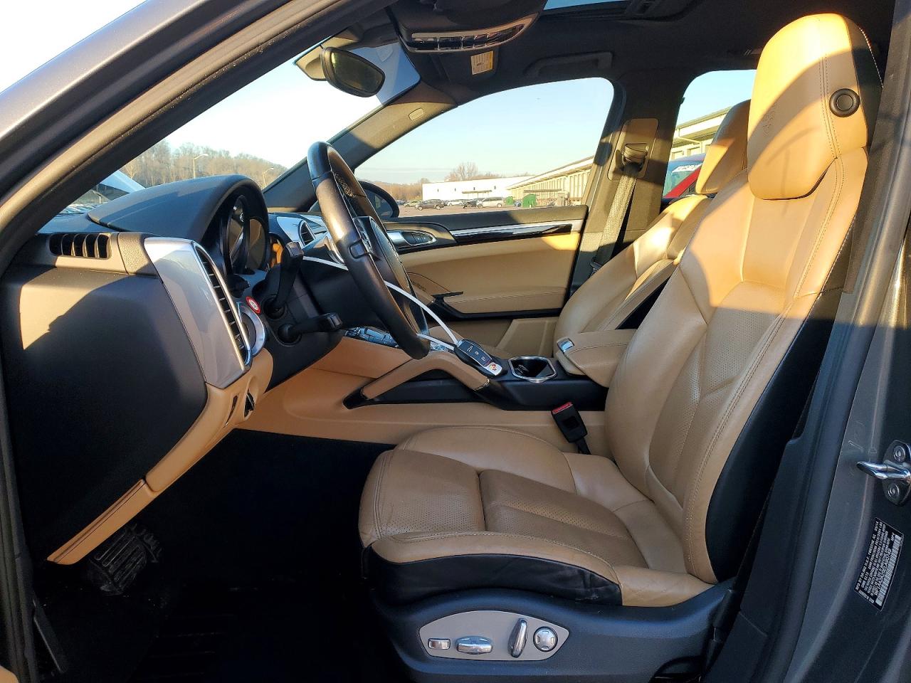 2014 PORSCHE CAYENNE