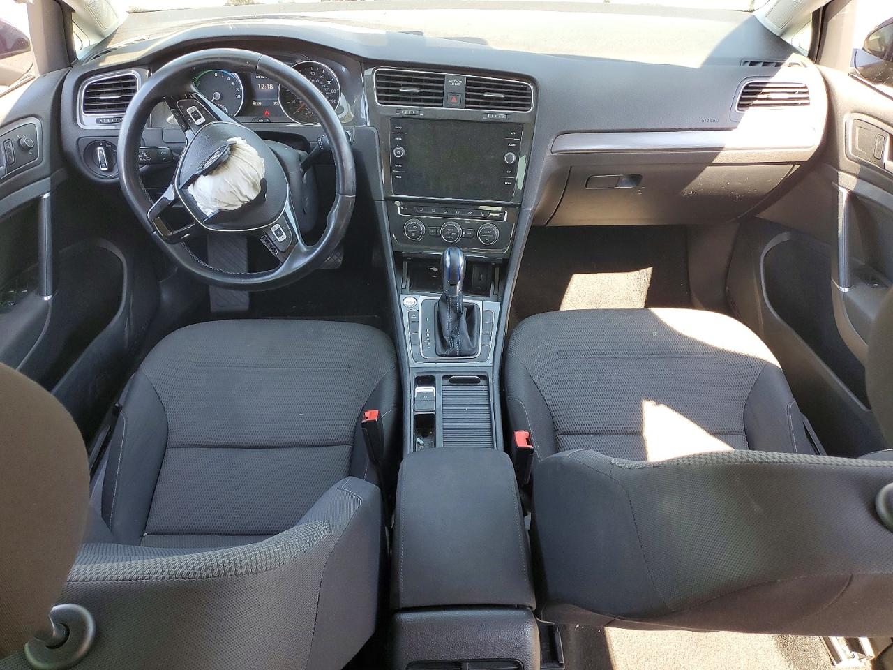 2019 VOLKSWAGEN GOLF