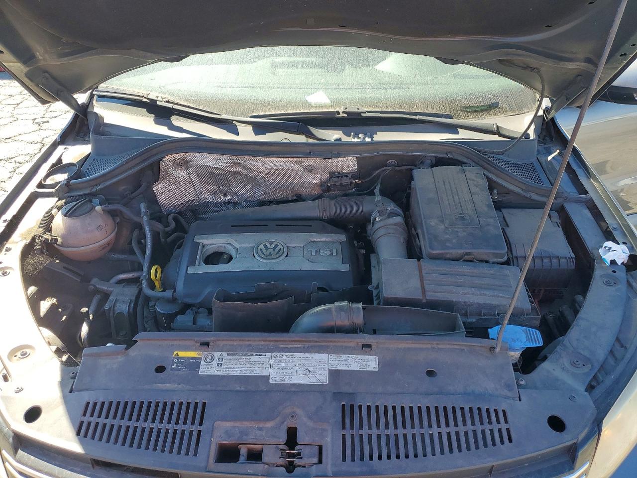 2015 VOLKSWAGEN TIGUAN