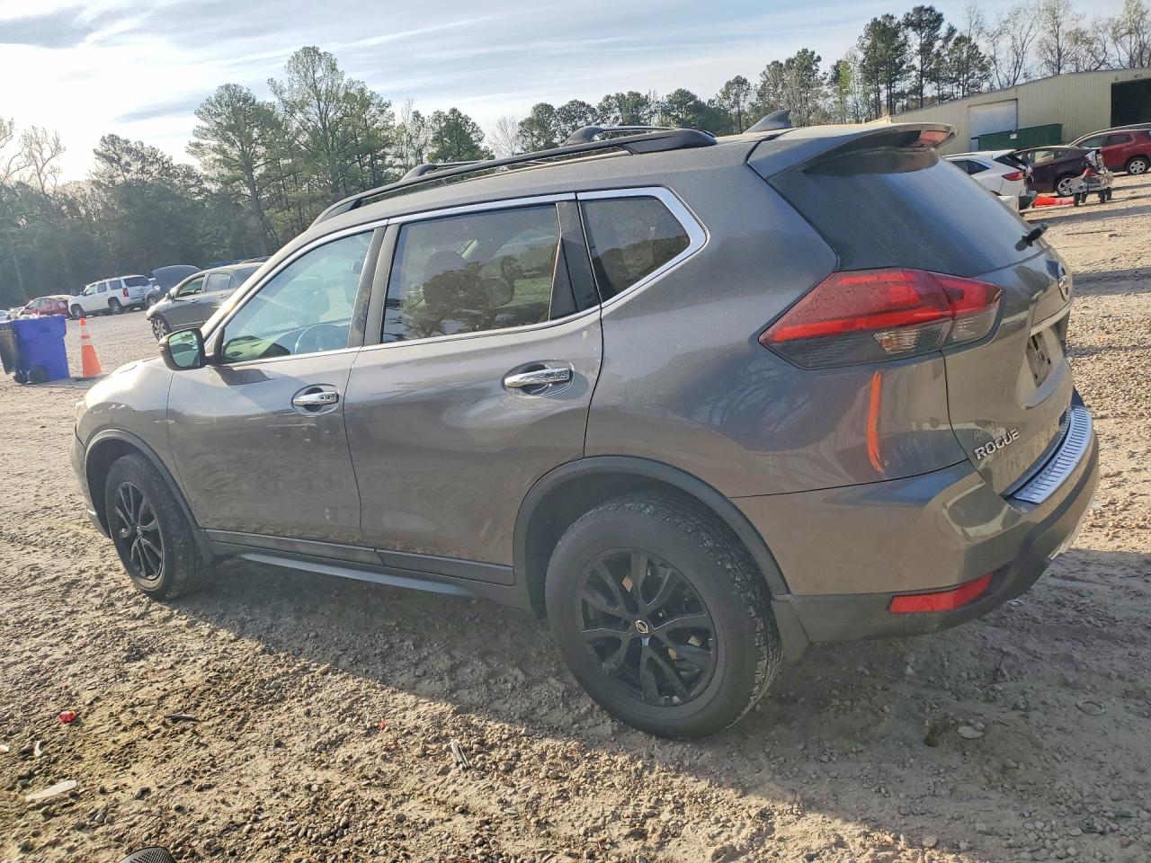 2017 NISSAN ROGUE