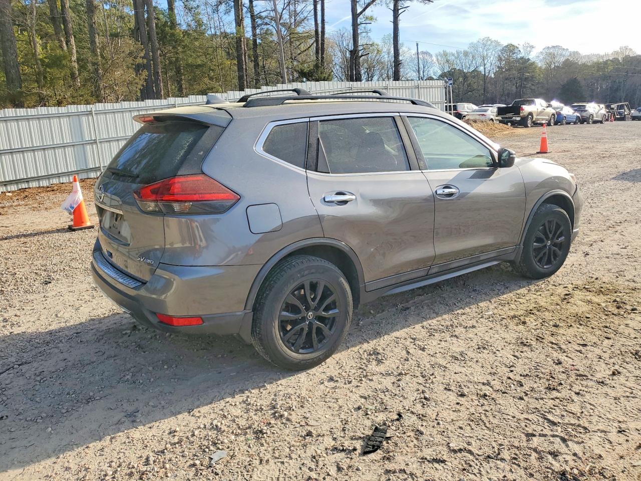 2017 NISSAN ROGUE