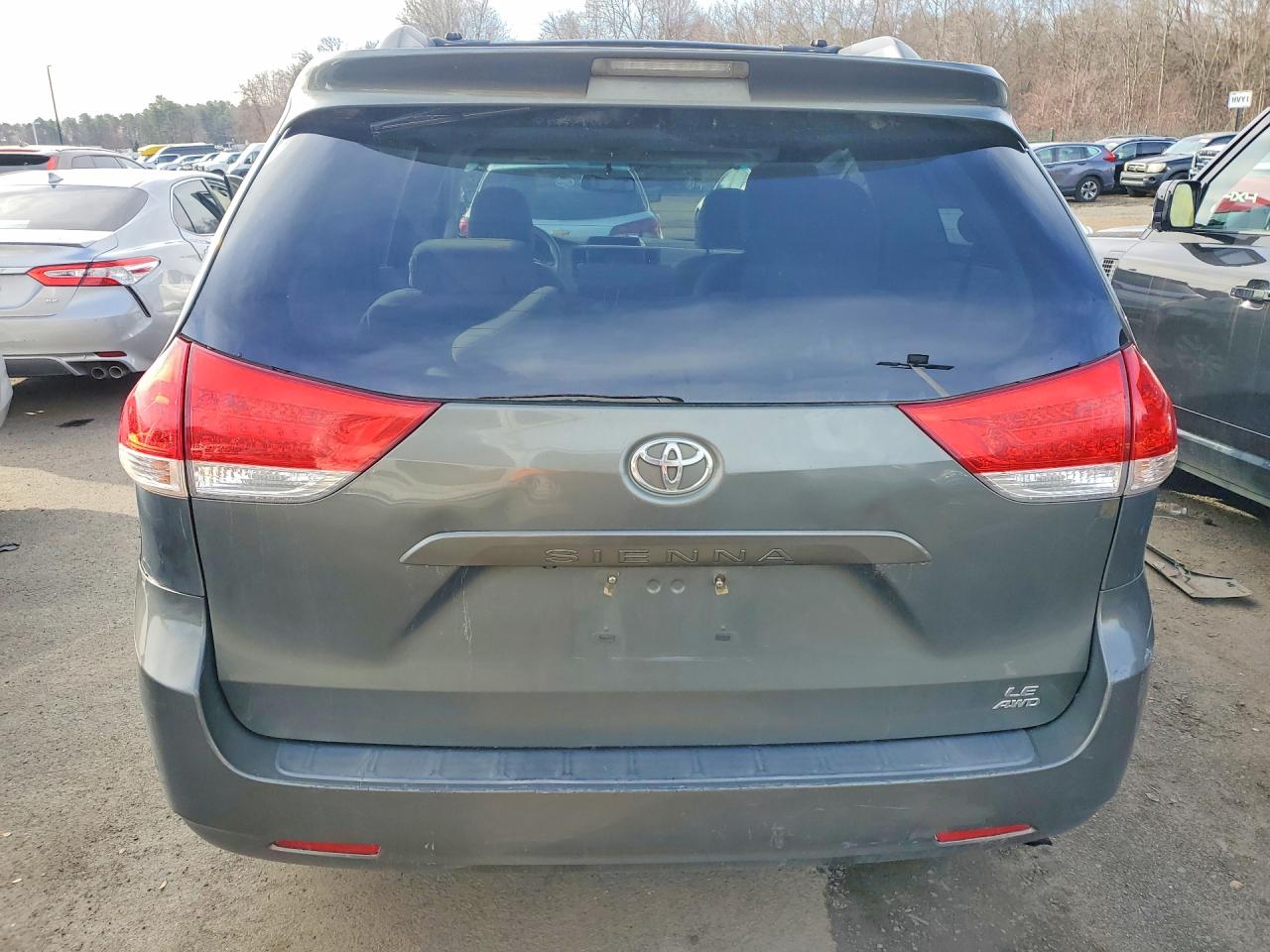 2013 TOYOTA SIENNA