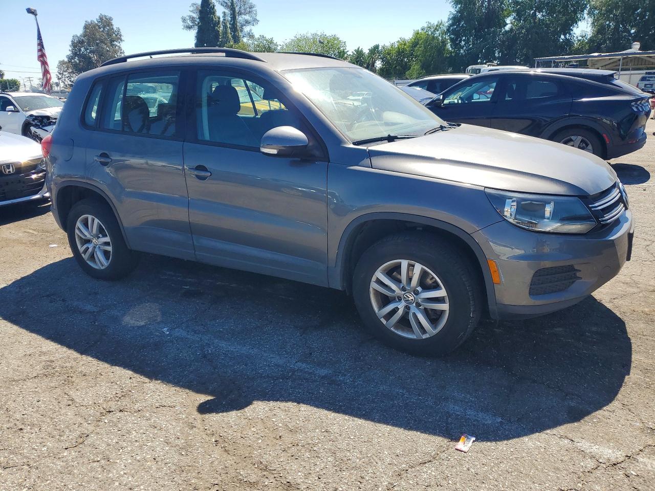 2016 VOLKSWAGEN TIGUAN