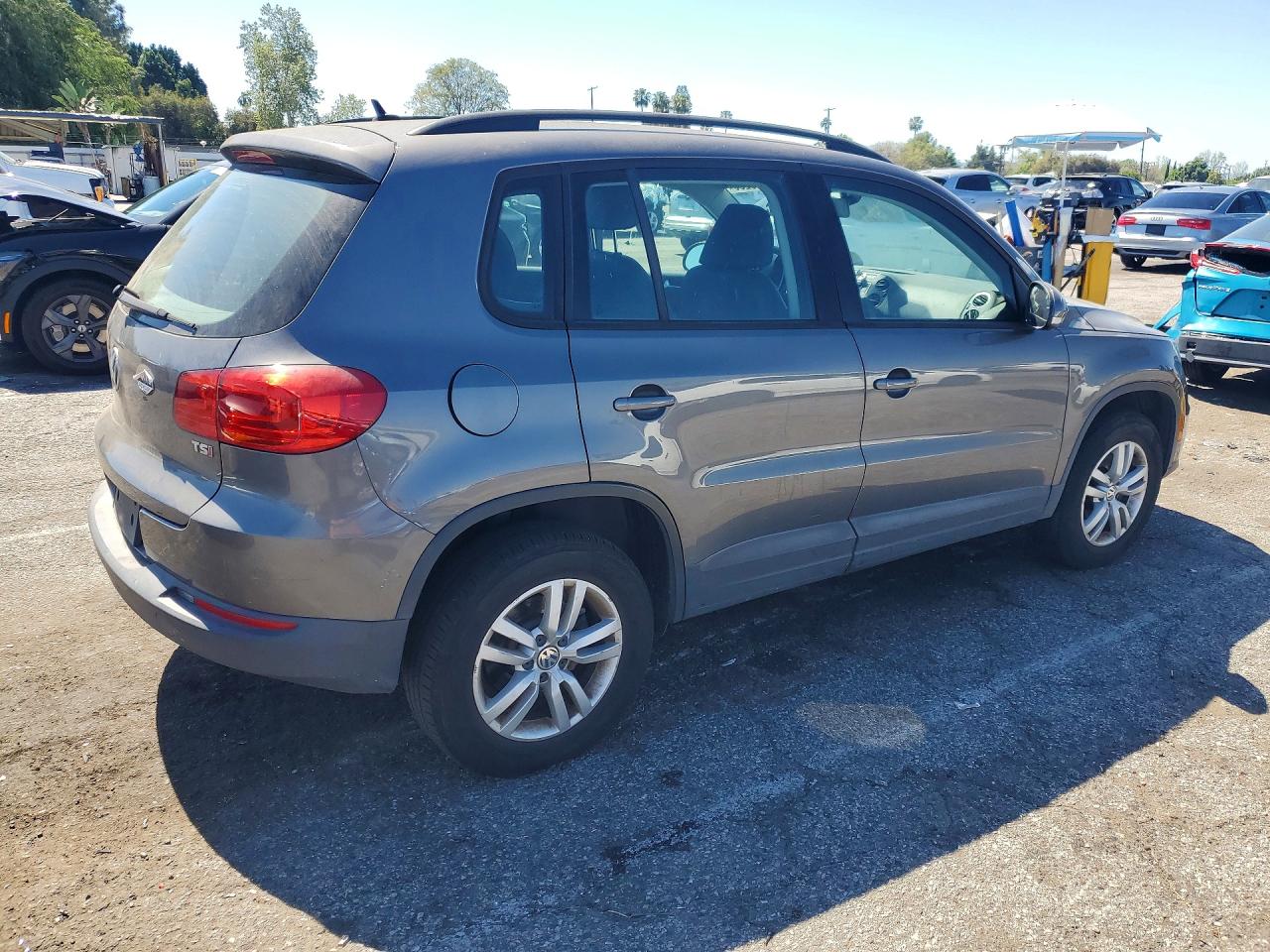2016 VOLKSWAGEN TIGUAN
