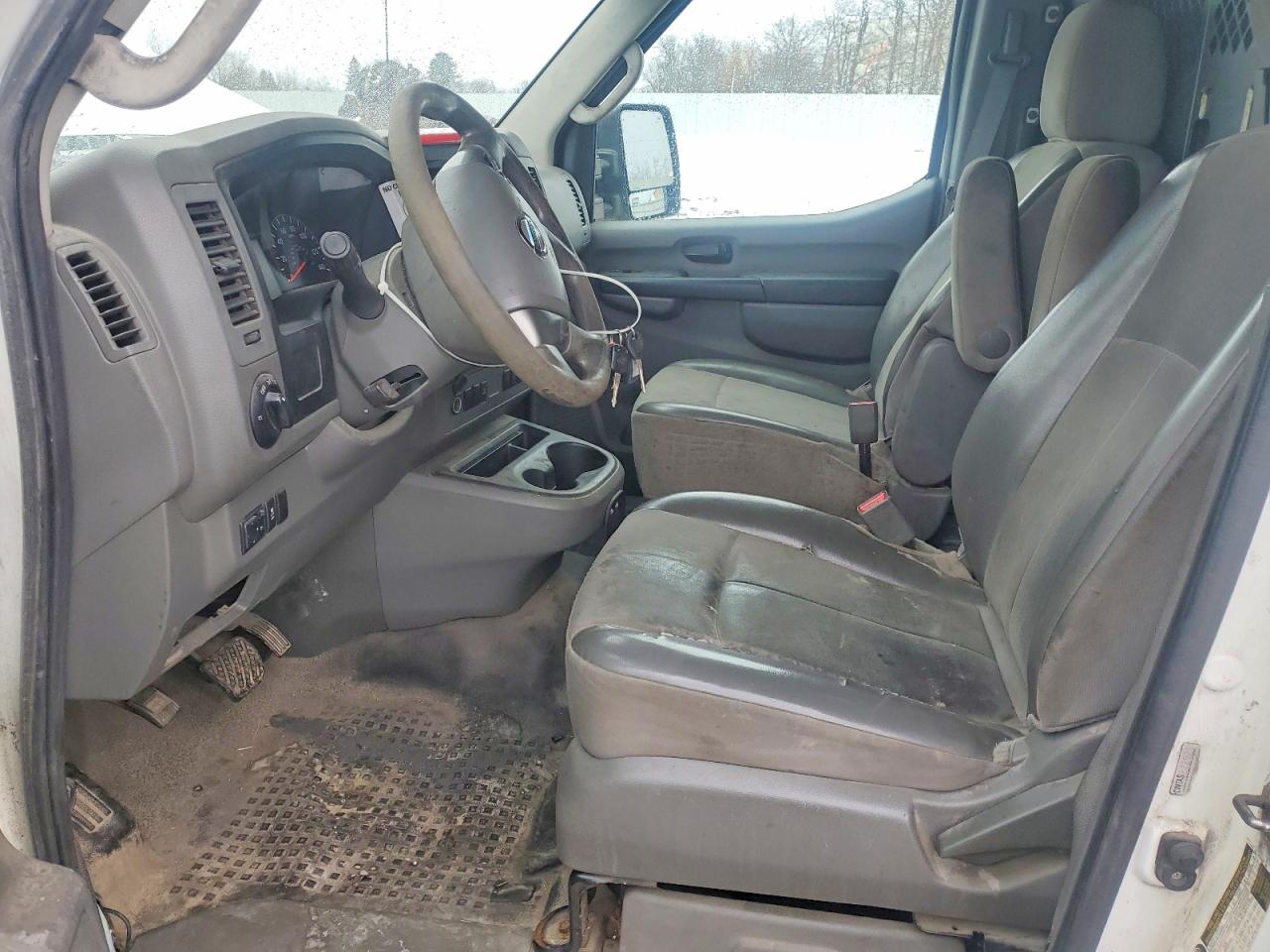2015 NISSAN NV
