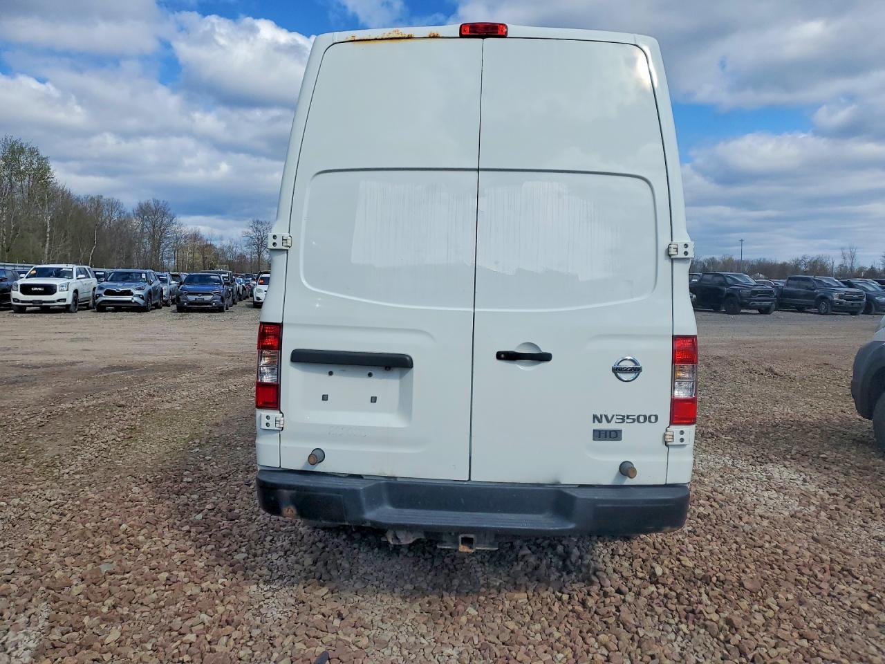 2015 NISSAN NV