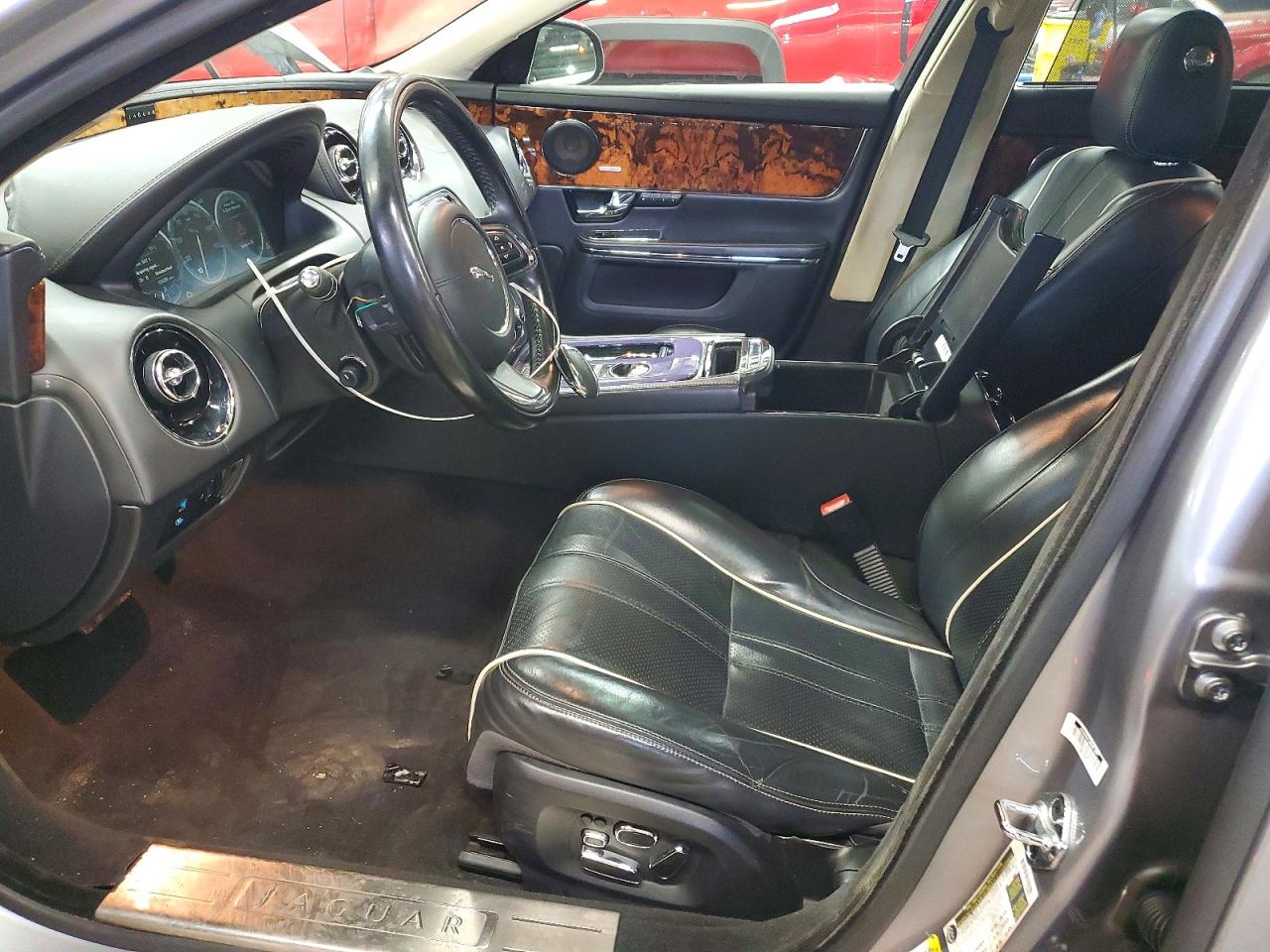 2011 JAGUAR XJ