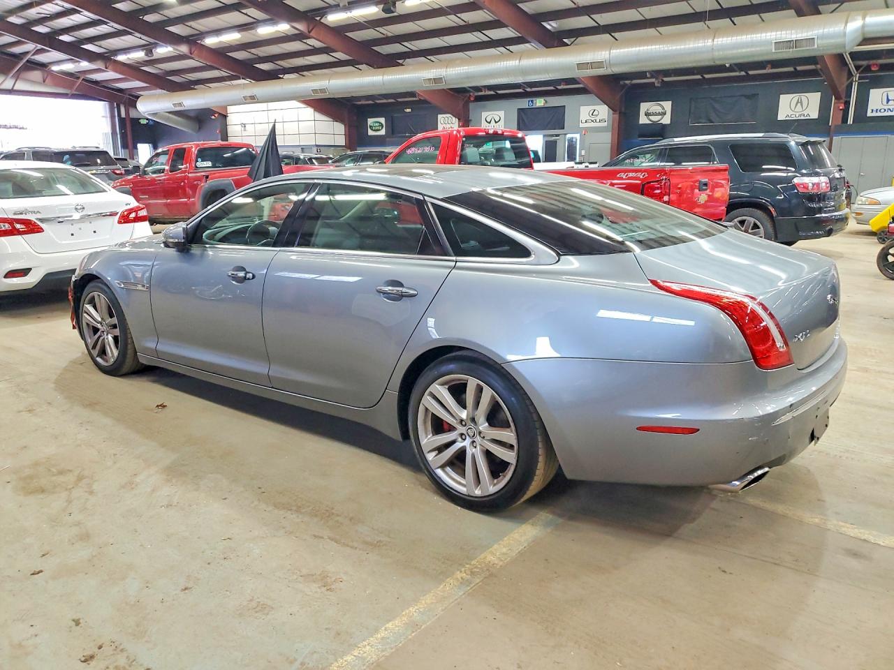 2011 JAGUAR XJ