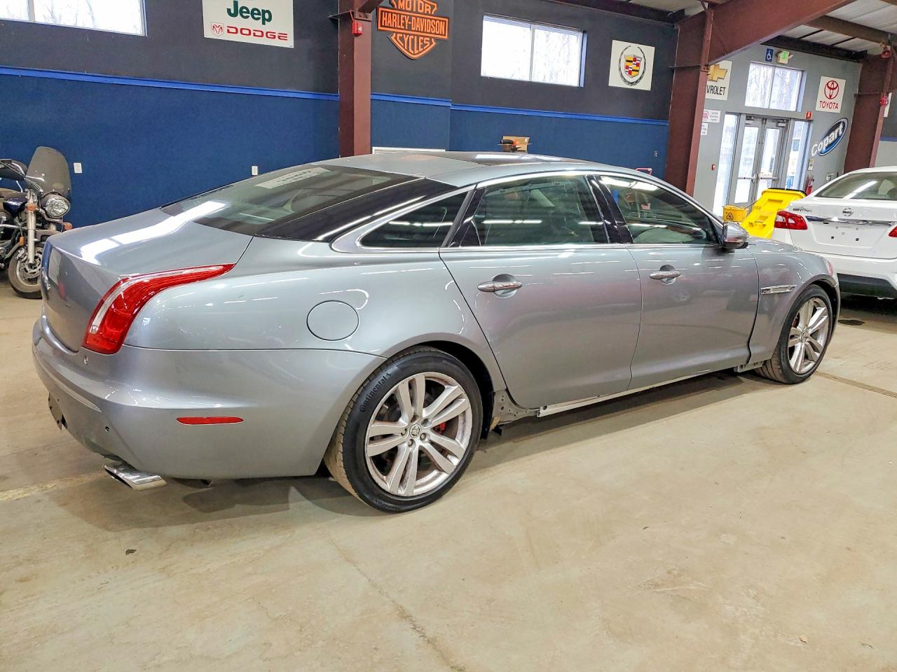2011 JAGUAR XJ