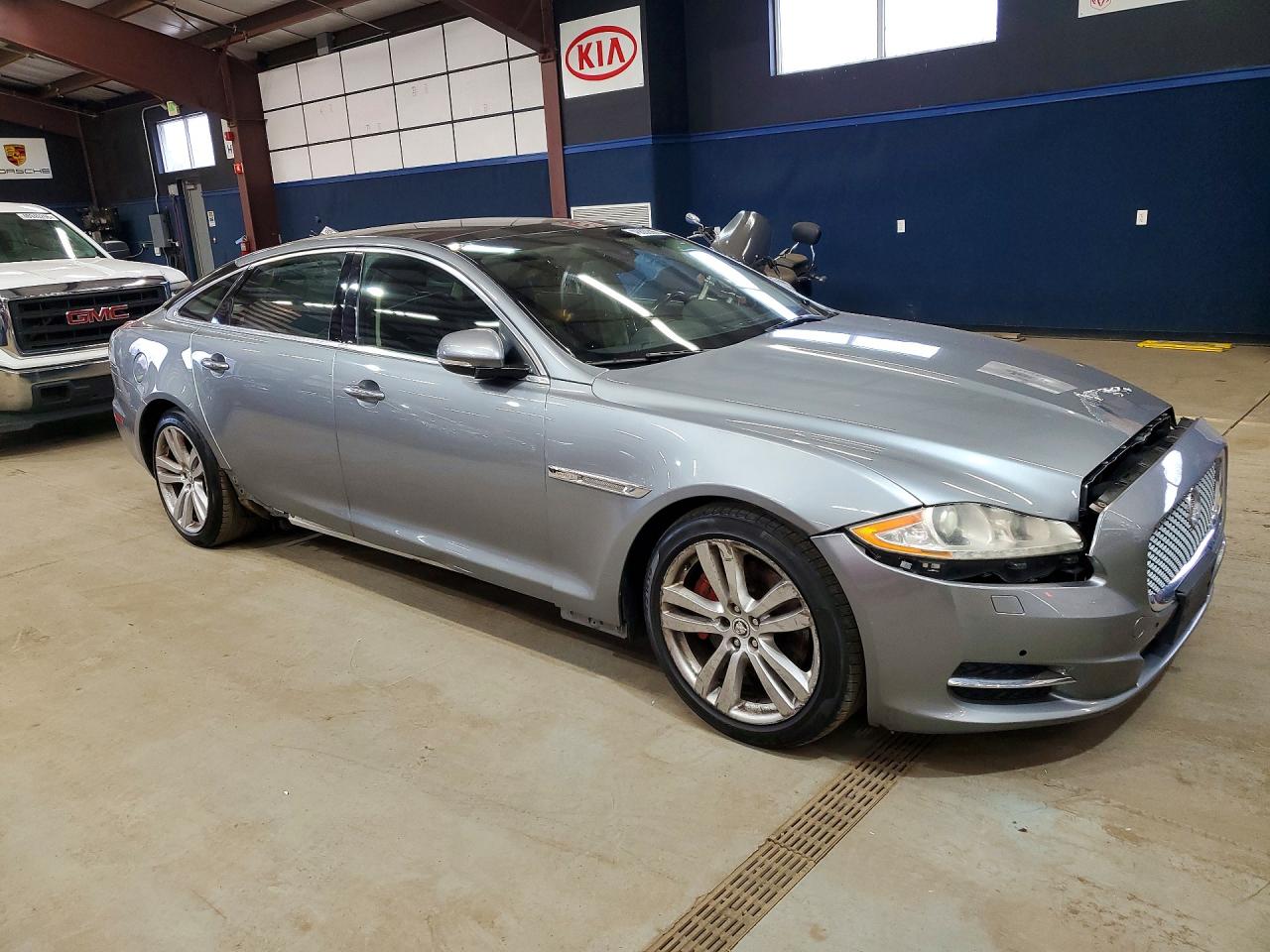 2011 JAGUAR XJ